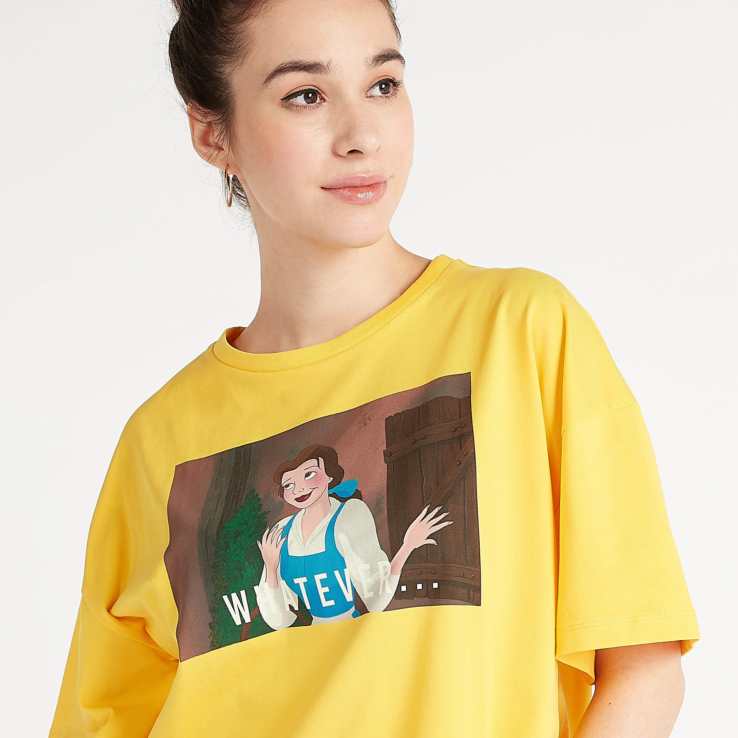 تيشيرت بياقة ضيقة وأكمام قصيرة وطبعات-women-clothing-tshirts-image-3