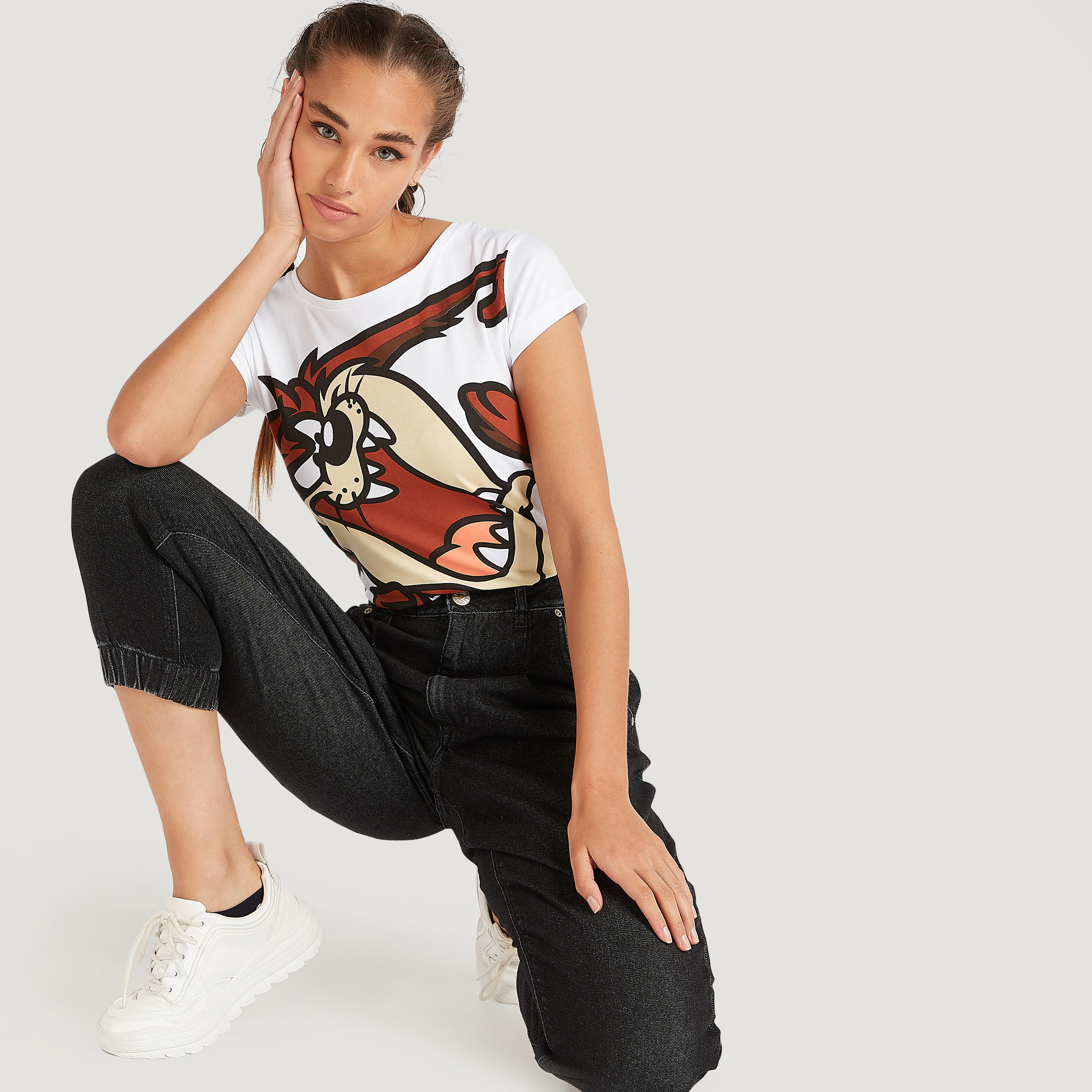 تيشيرت بياقة ضيّقة وأكمام كاب وطَبعات-women-clothing-tshirts-image-4