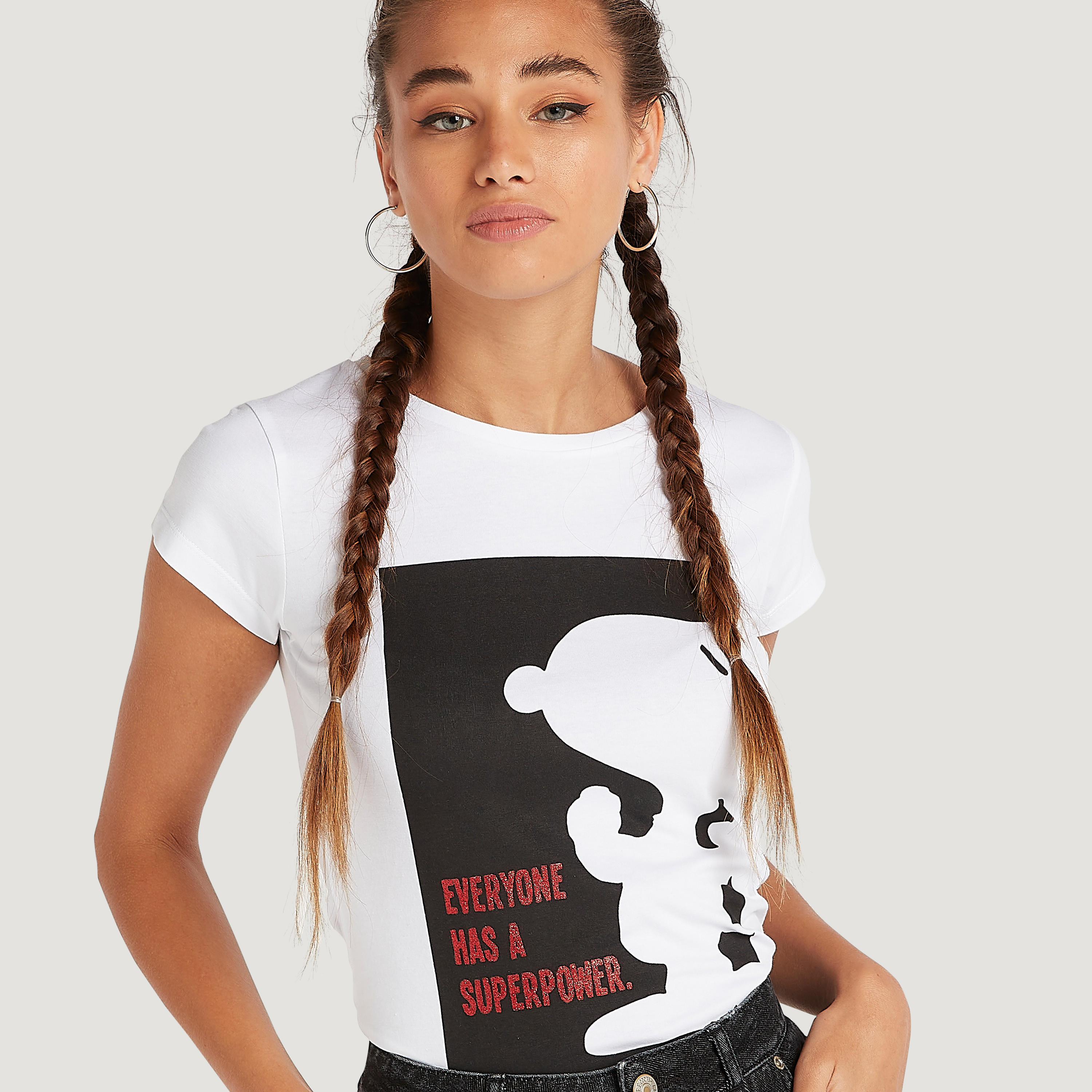 تيشيرت بياقة ضيّقة وأكمام كاب وطبعات-women-clothing-tshirts-image-3