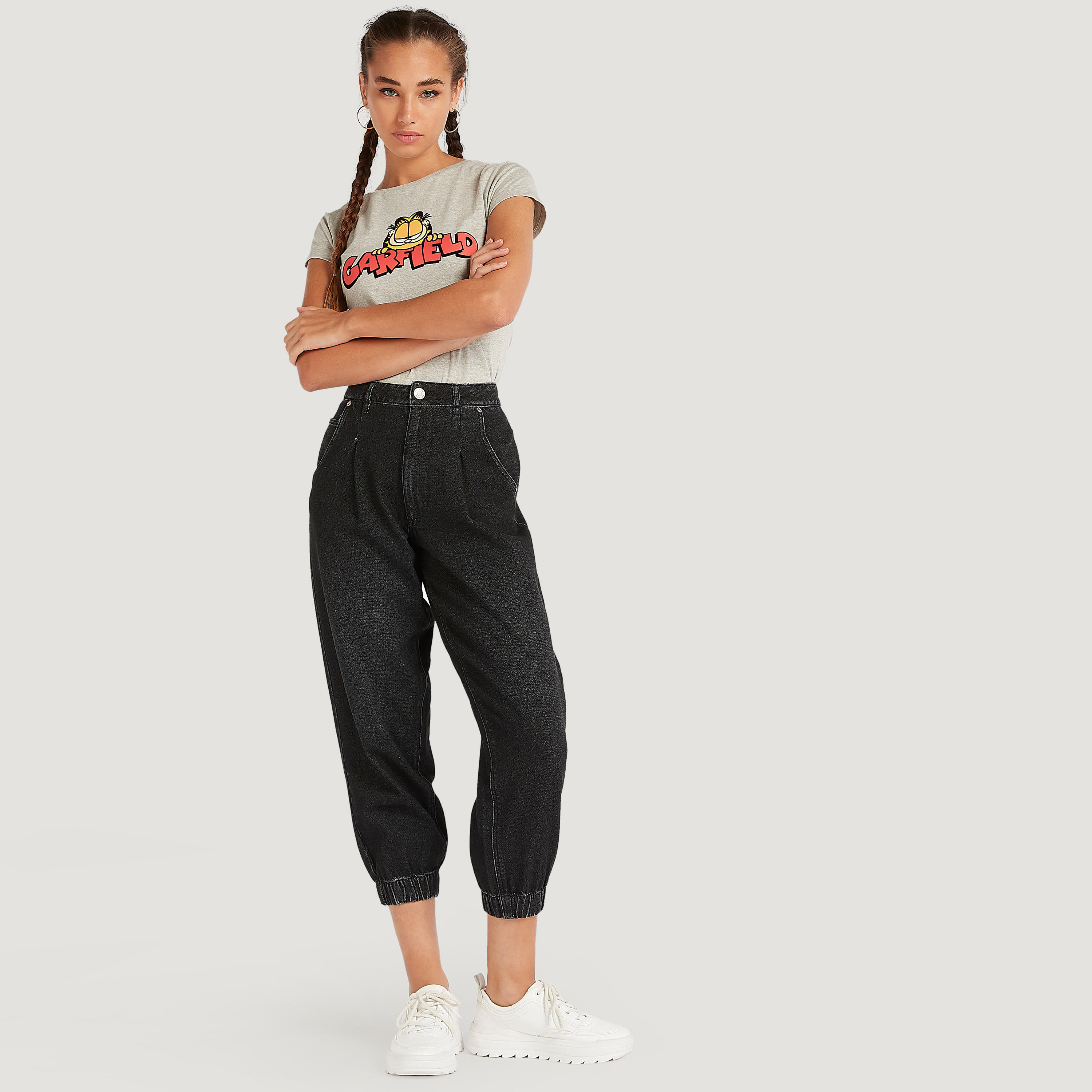 تيشيرت بياقة ضيقَة وأكمام كاب وطبعات غارفيلد-women-clothing-tshirts-image-2