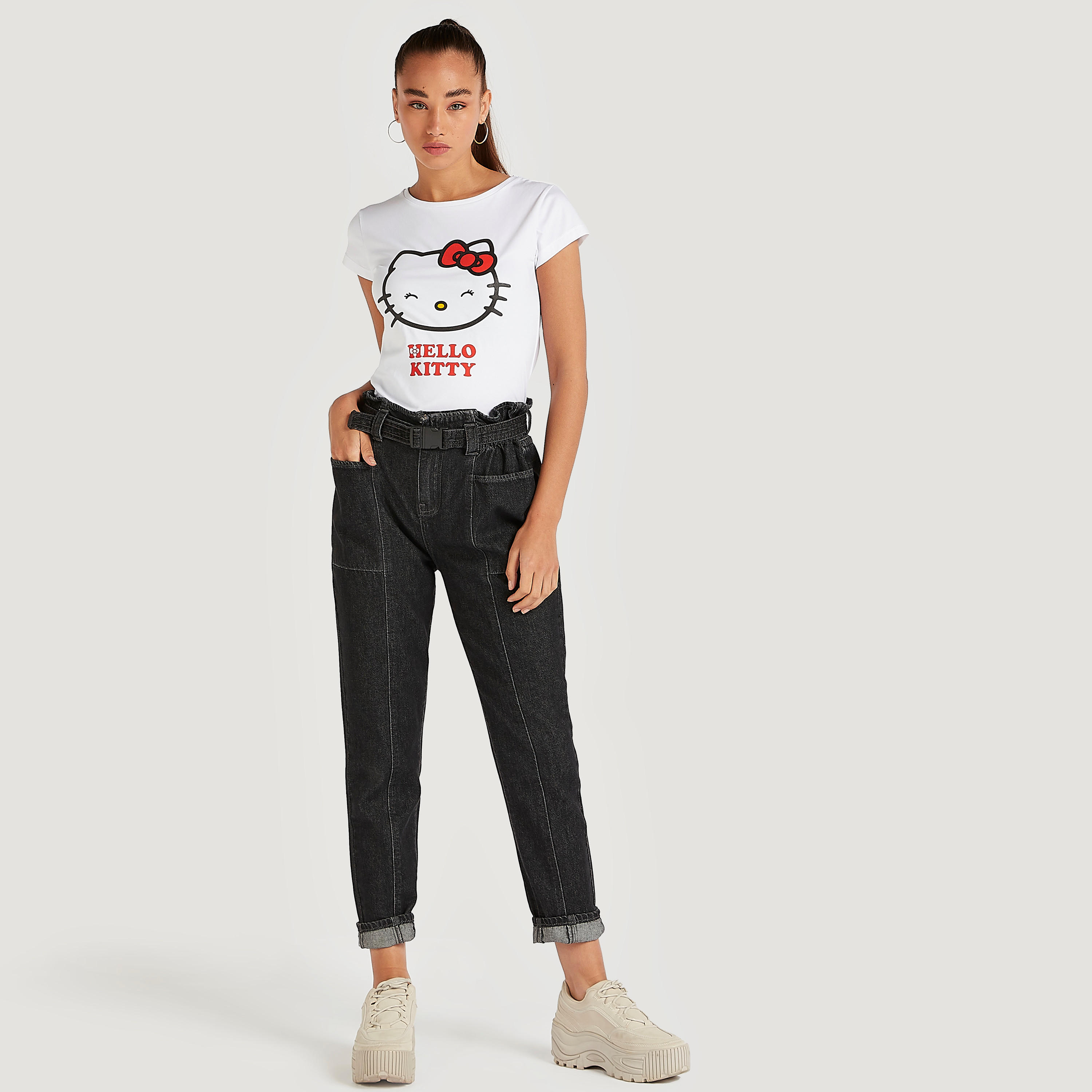 تيشيرت بياقة ضيقة وأكمام كاب وطبعات هاللو كيتي-women-clothing-tshirts-image-3