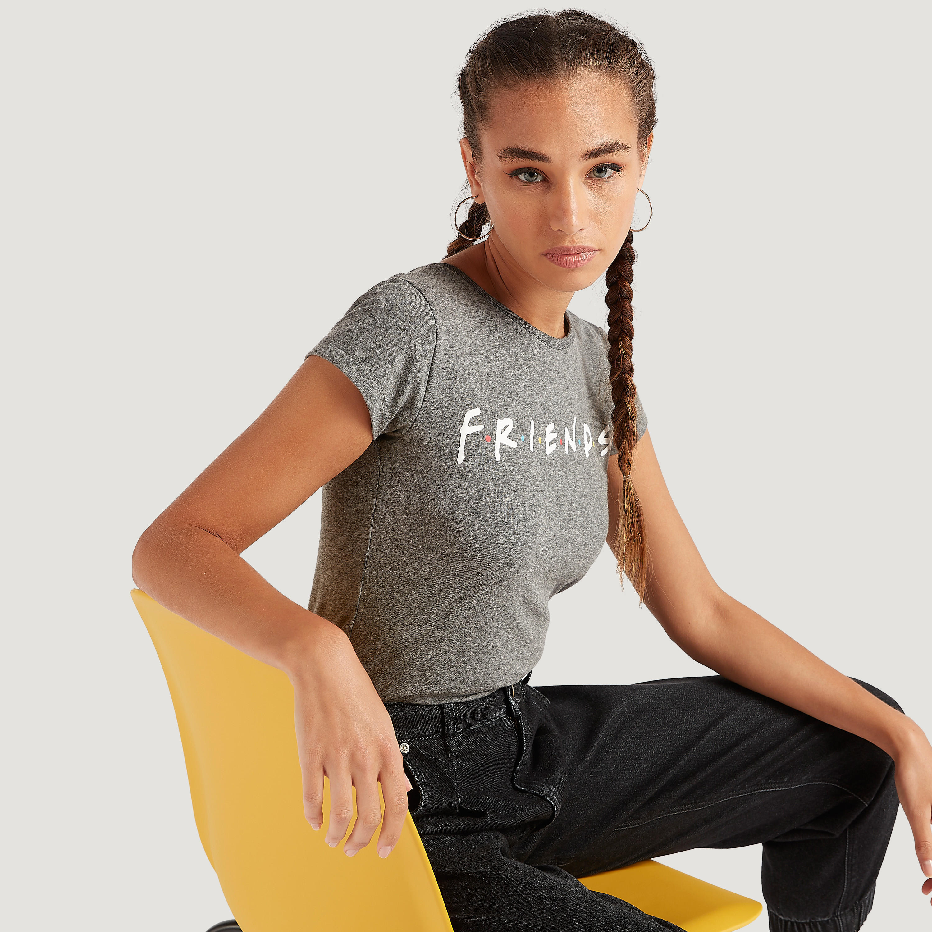 تيشيرت بياقة ضيقة وأكمام كاب وطبعات-women-clothing-tshirts-image-1