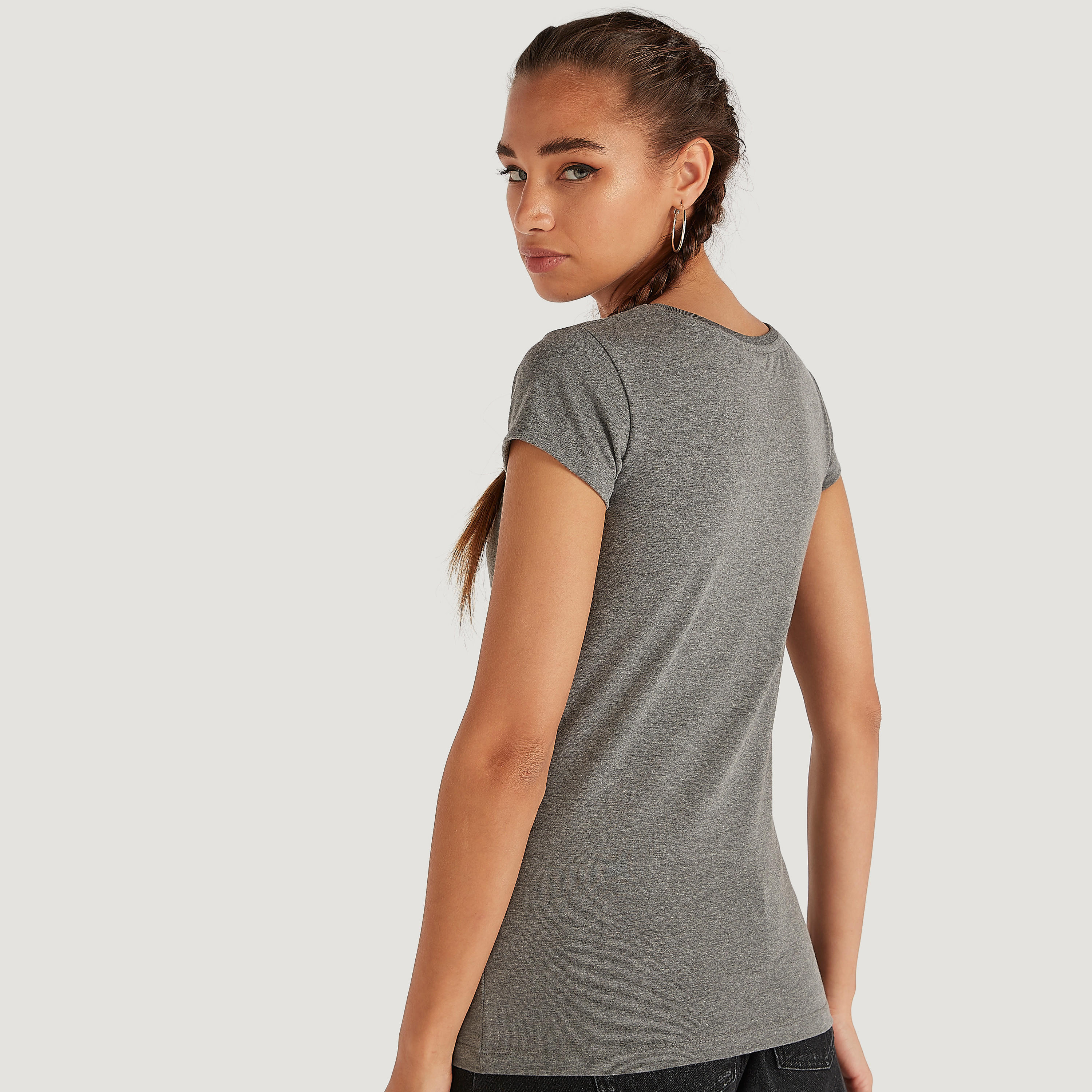 تيشيرت بياقة ضيقة وأكمام كاب وطبعات-women-clothing-tshirts-image-4