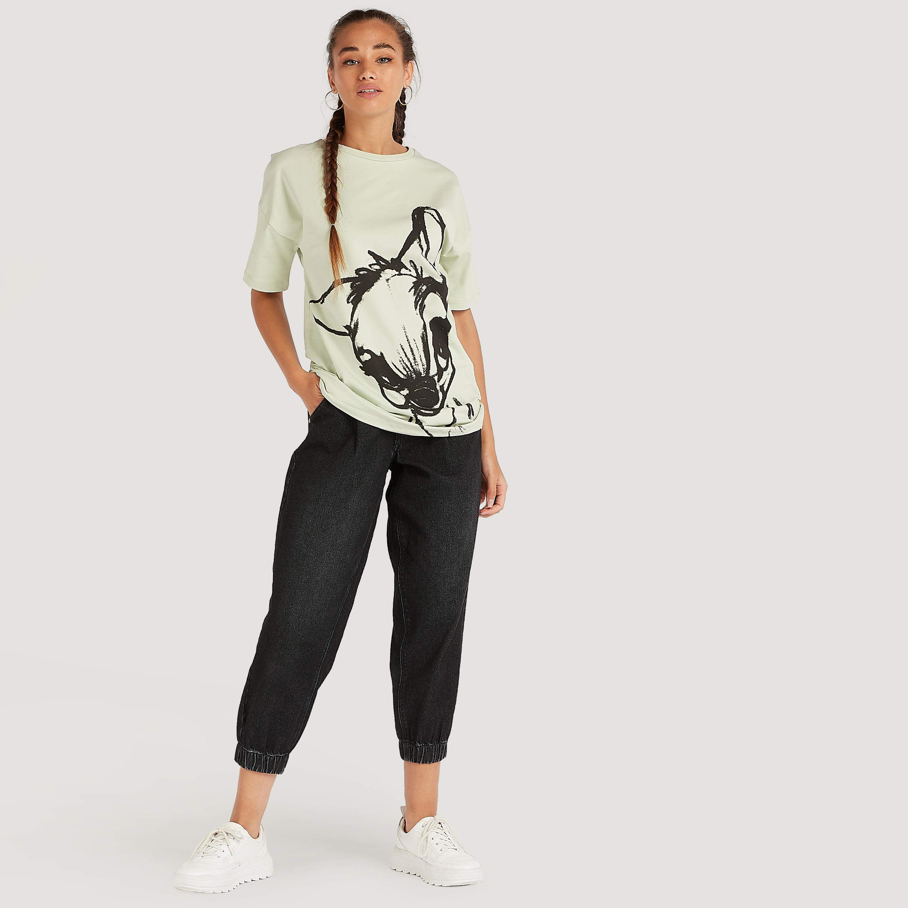 تيشيرت طويل بياقة ضيّقة وأكمام قصيرة وطبعات-women-clothing-tshirts-image-4