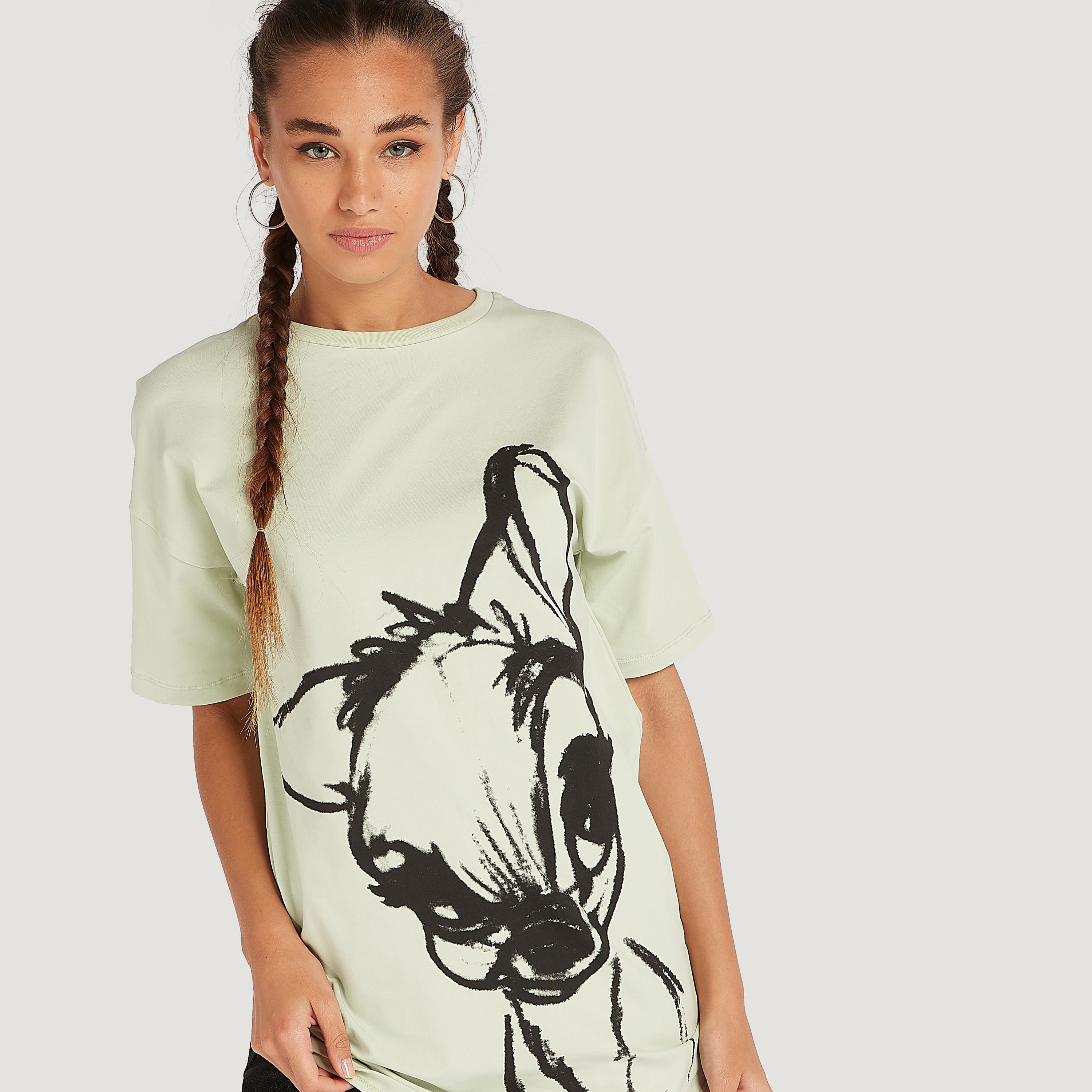 تيشيرت طويل بياقة ضيّقة وأكمام قصيرة وطبعات-women-clothing-tshirts-image-1