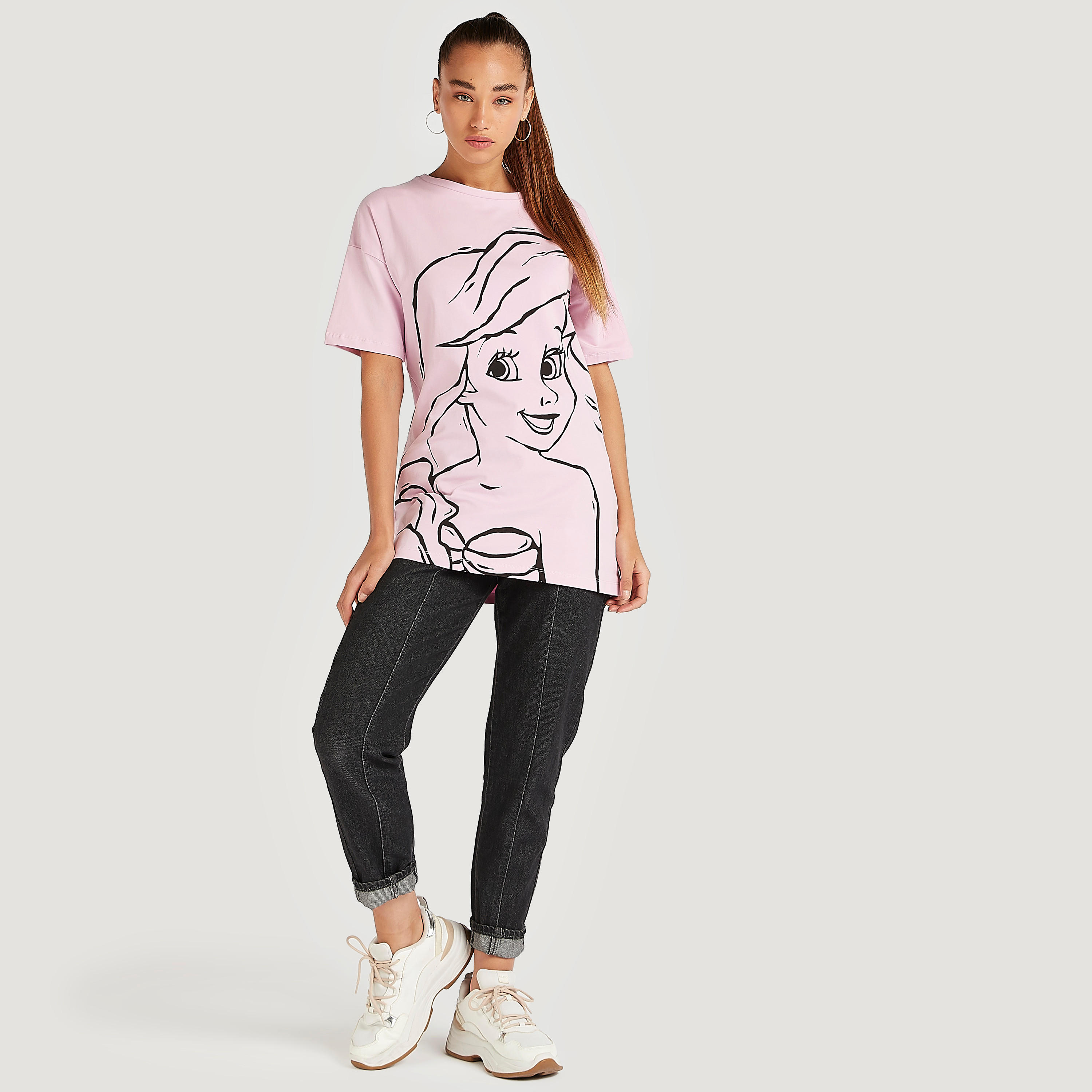 تيشيرت طويل بياقة ضيّقة وطبعات آريل ذا ميرميد-women-clothing-tshirts-image-2