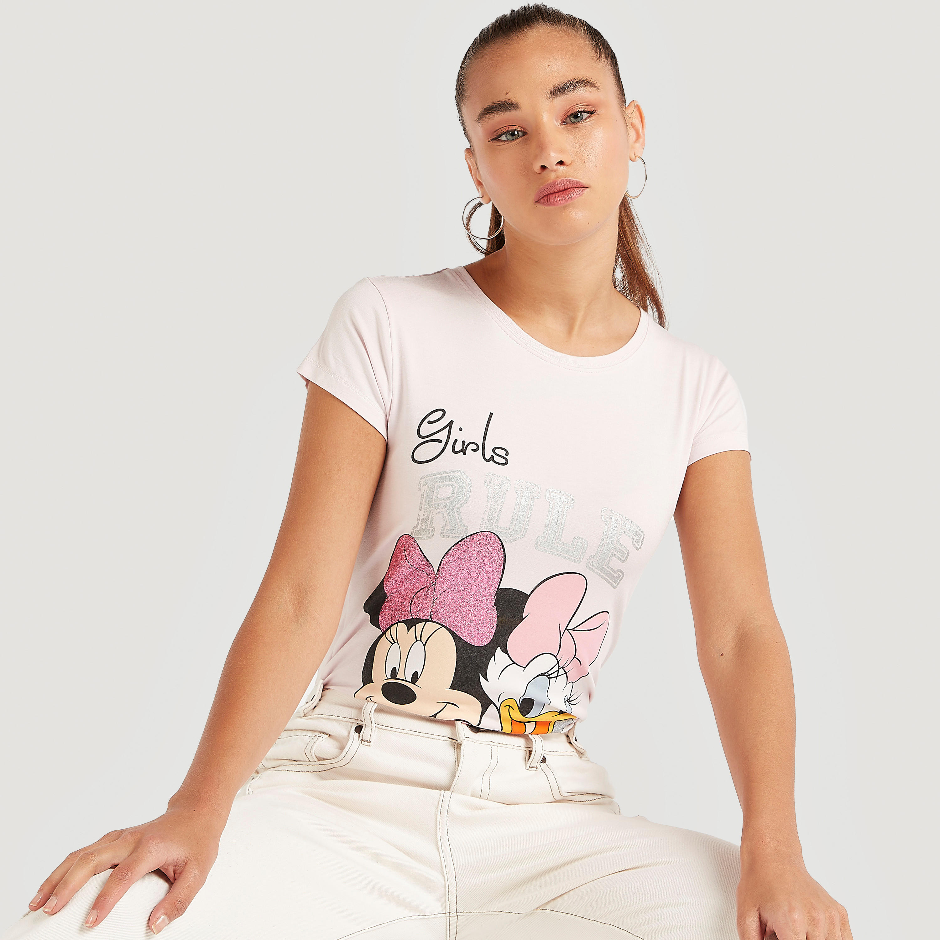 تيشيرت بأكمام كاب وطبعات ميني أند دايزي-women-clothing-tshirts-image-1