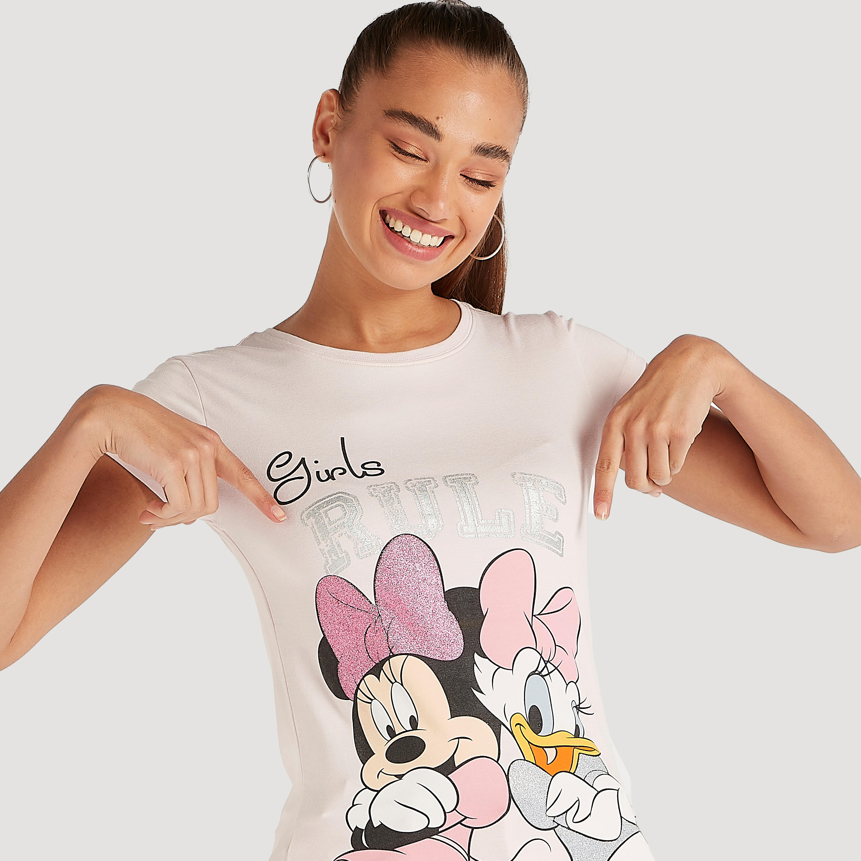 تيشيرت بأكمام كاب وطبعات ميني أند دايزي-women-clothing-tshirts-image-3