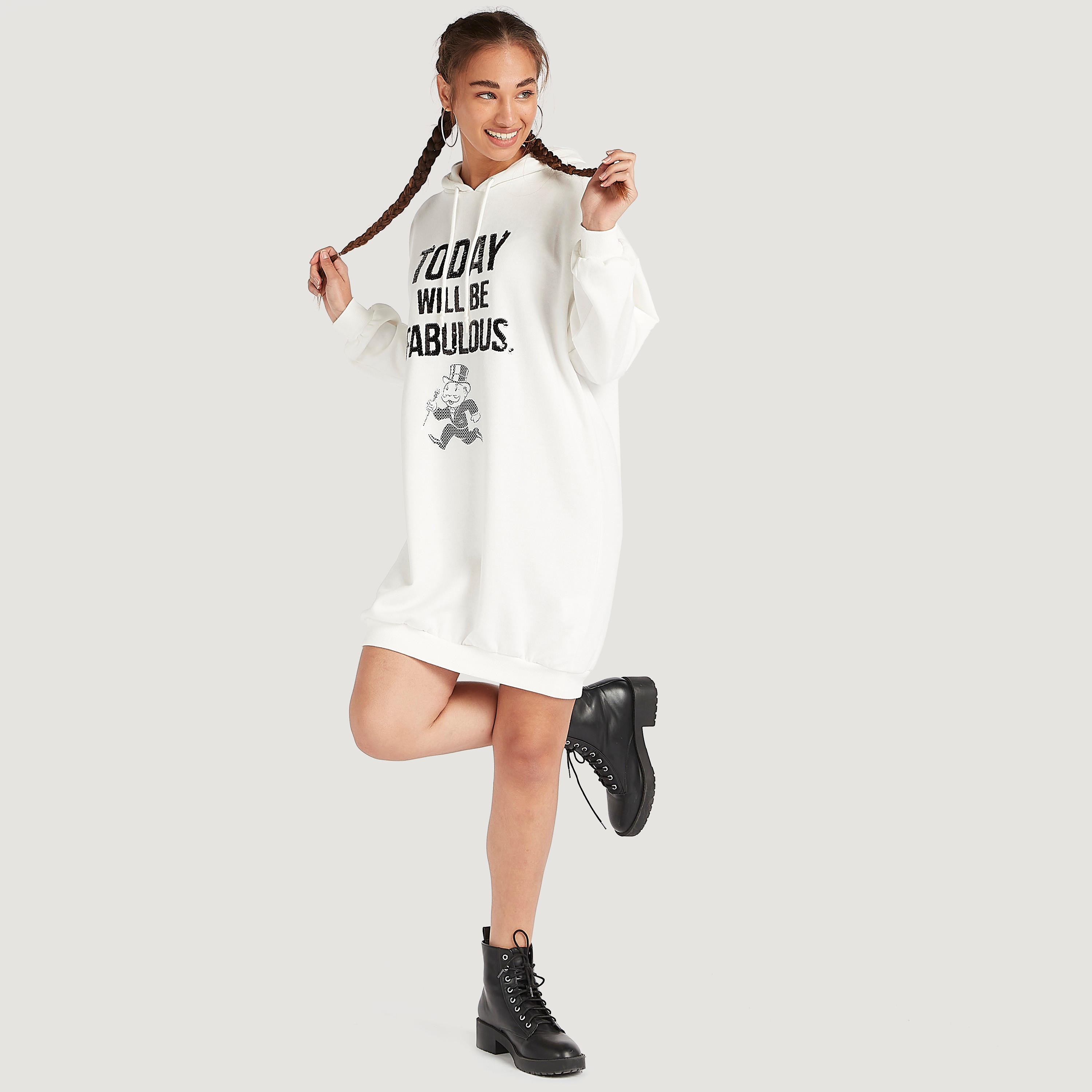 فستان جامبر قصير بطبعات شعار وقبّعة وأكمام طويلة-women-clothing-dresses-image-2