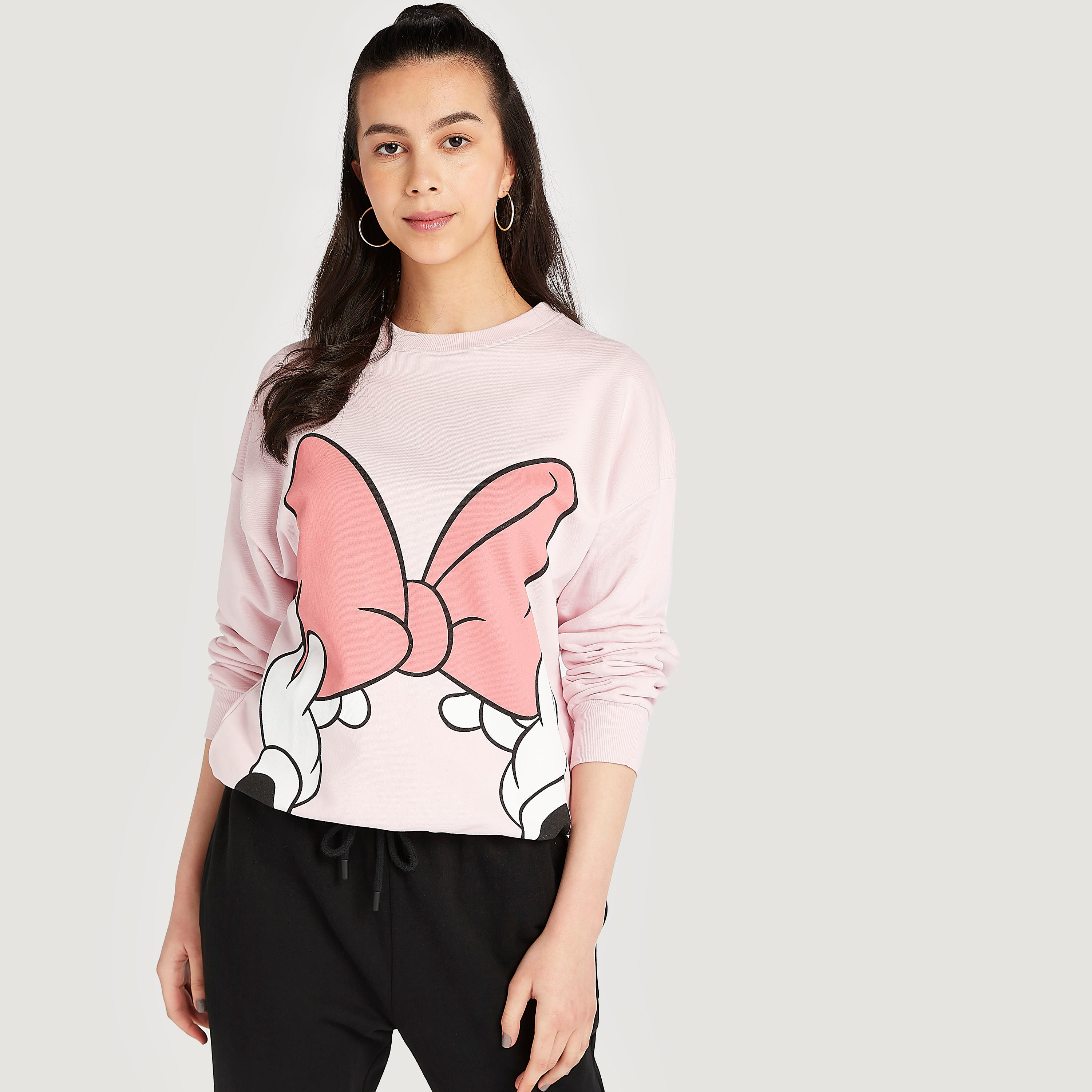 سويت شيرت بياقة ضيّقة وطبعات ميني ماوس وأكمام طويلة-women-winterwear-hoodiesandsweatshirts-sweatshirts-image-1