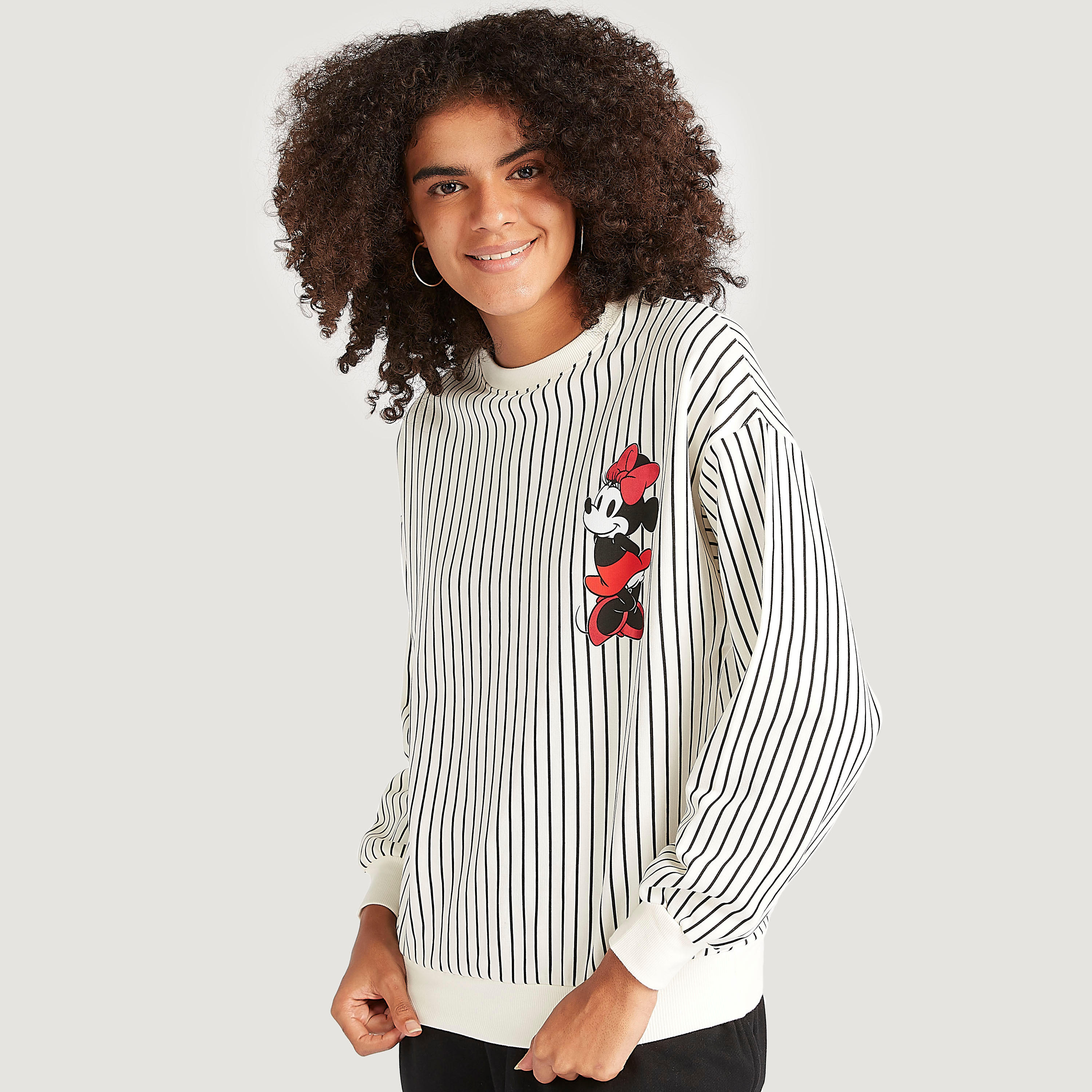 سويت شيرت بياقة ضيّقة وطبعات ميني ماوس وأكمام طويلة-women-winterwear-hoodiesandsweatshirts-sweatshirts-image-3
