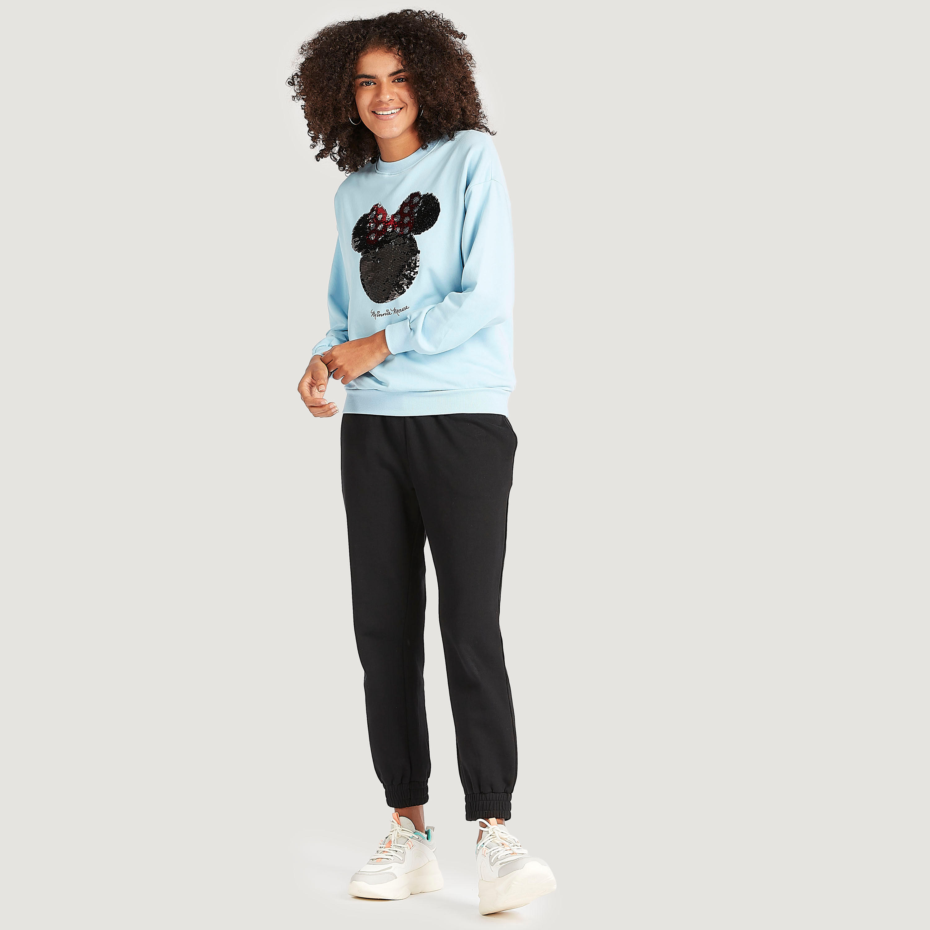 سويت شيرت بياقة ضيّقة وأكمام طويلة وطبعات ميني ماوس-women-winterwear-hoodiesandsweatshirts-sweatshirts-image-2
