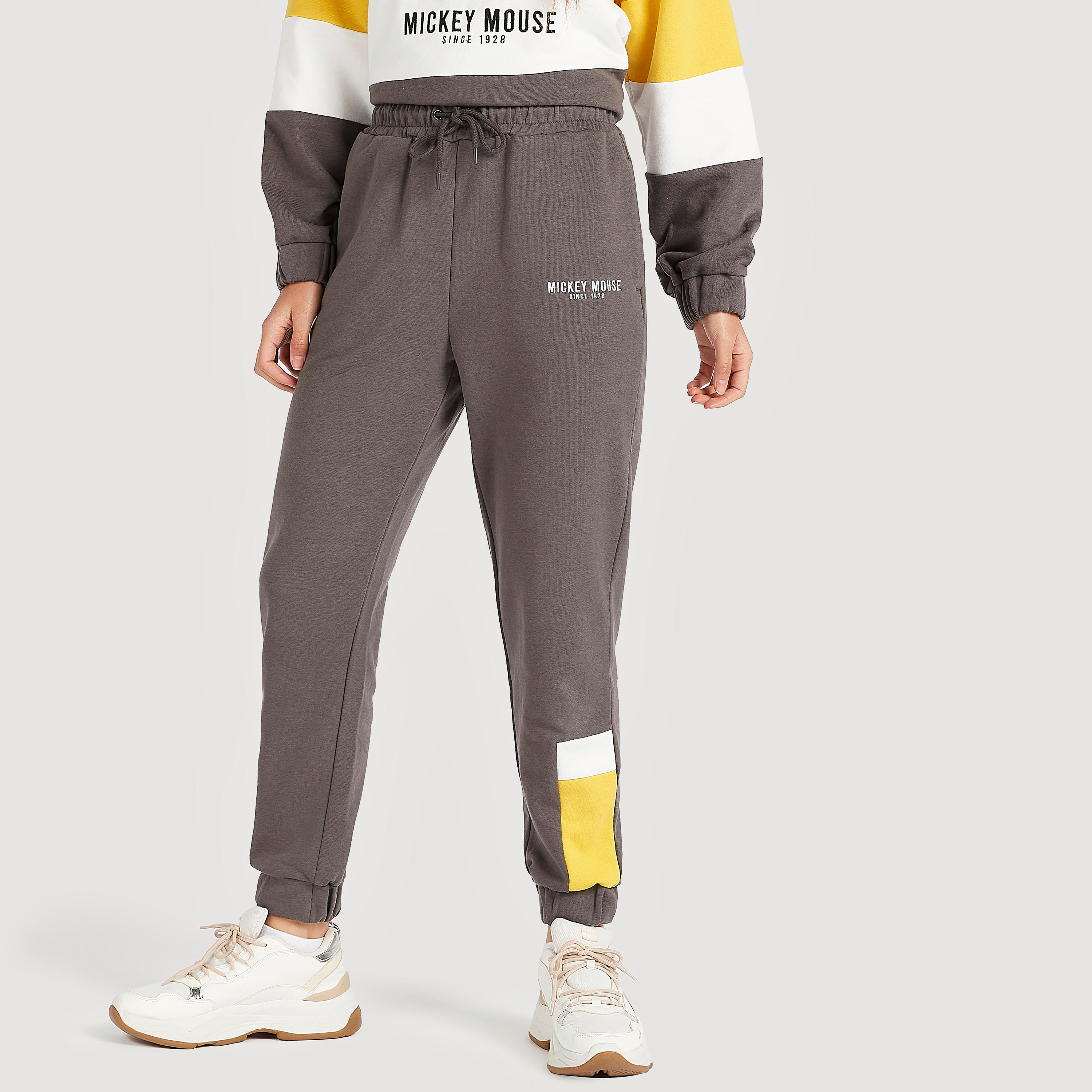 بنطلون رياضي بطبعات ميكي ماوس وخصر مطّاطي متوسّط الارتفاع-women-clothing-bottoms-joggers-image-1