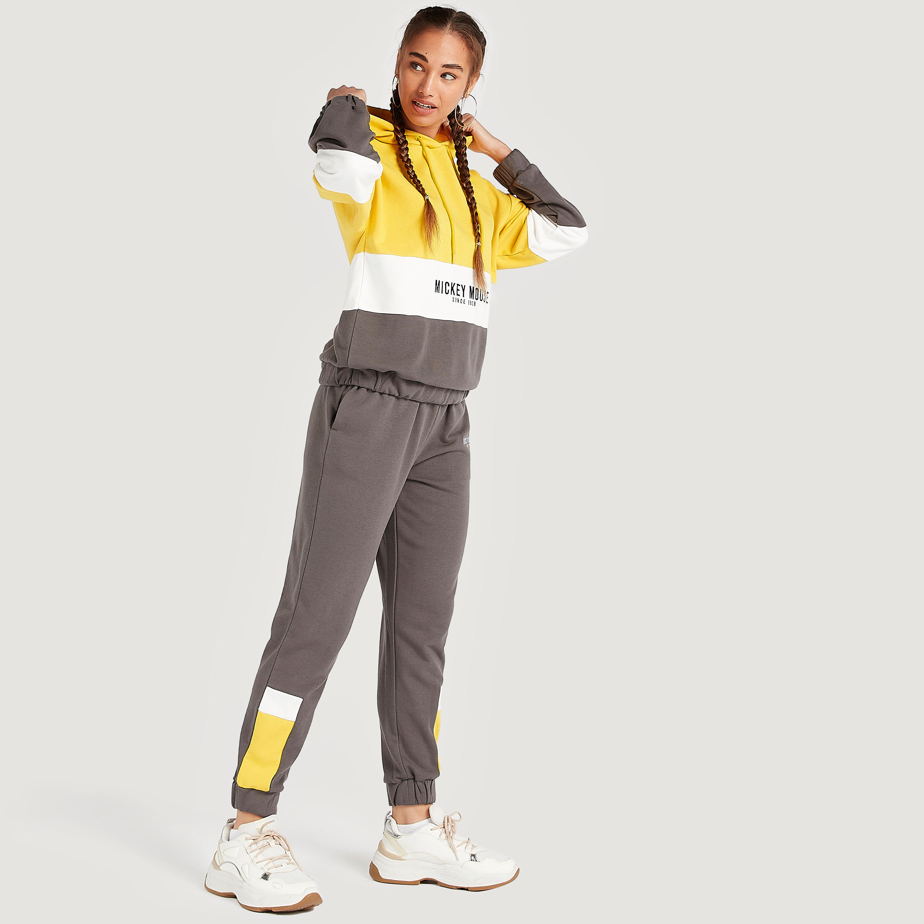 بنطلون رياضي بطبعات ميكي ماوس وخصر مطّاطي متوسّط الارتفاع-women-clothing-bottoms-joggers-image-3