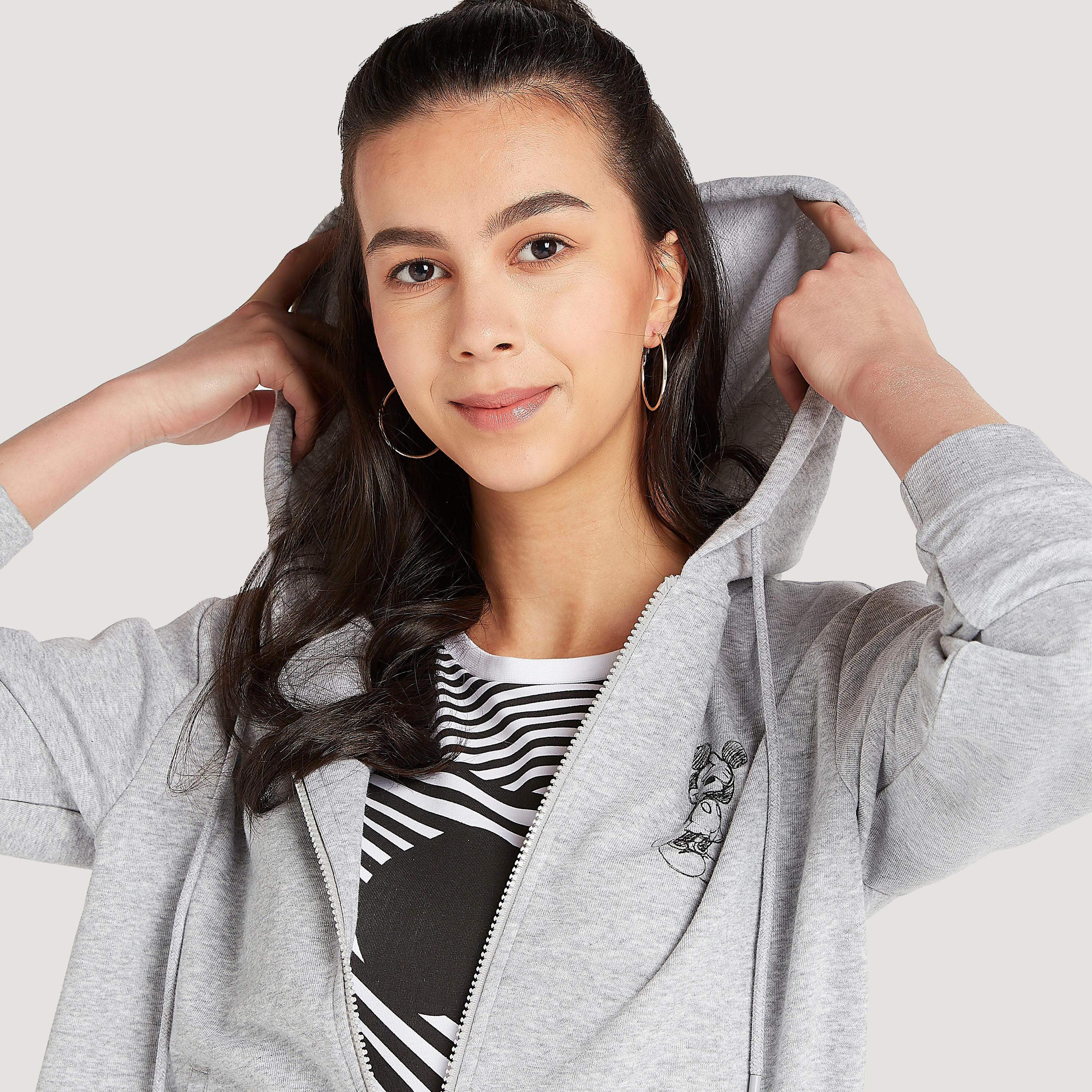 جاكيت بقبّعة وأكمام طويلة وسحّاب إغلاق وطبعات ميكي ماوس-women-winterwear-coatsandjackets-jackets-image-6