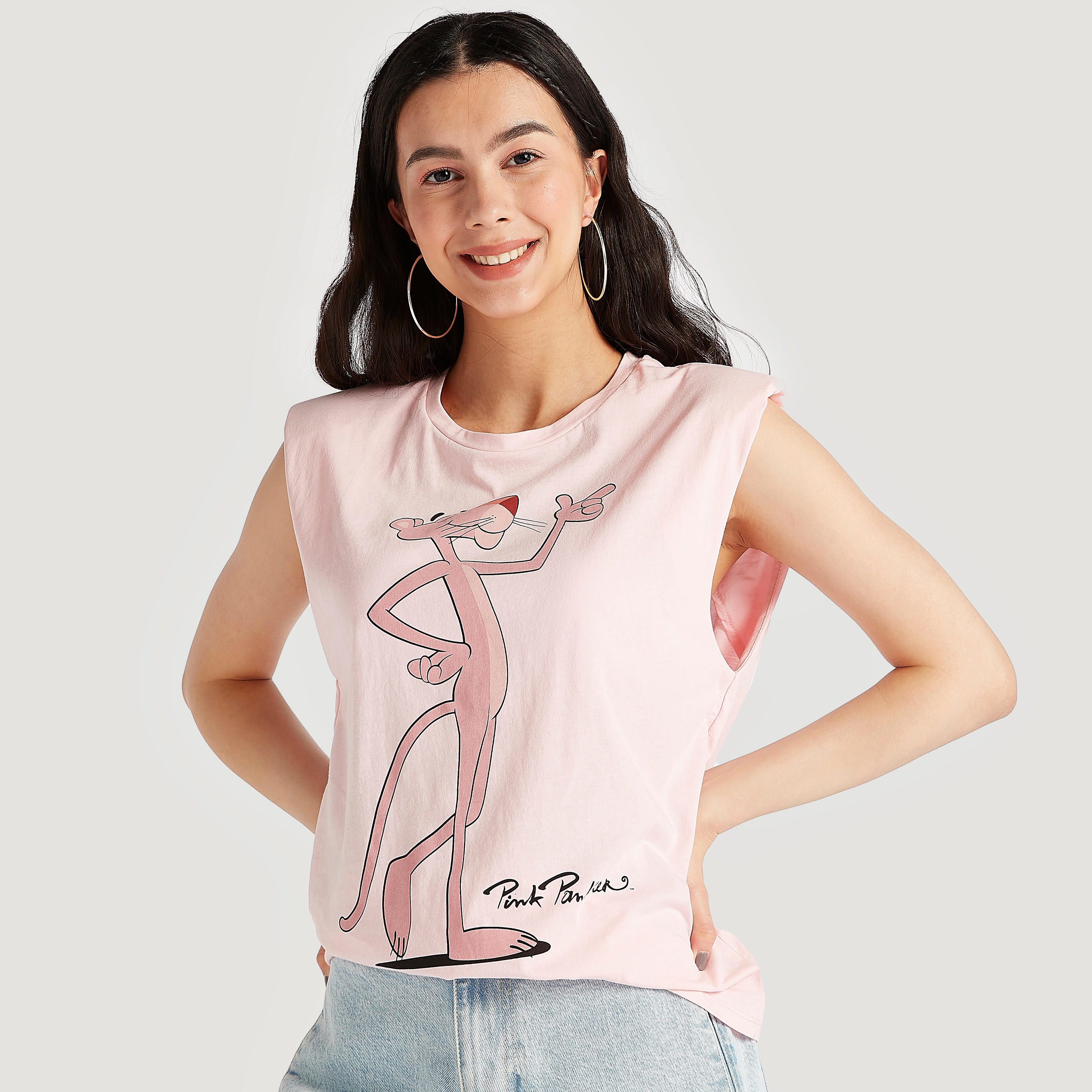 تيشيرت مبطن بدون أكمام وياقة ضيقة وطبعات بينك بانثر-women-clothing-tshirts-image-1