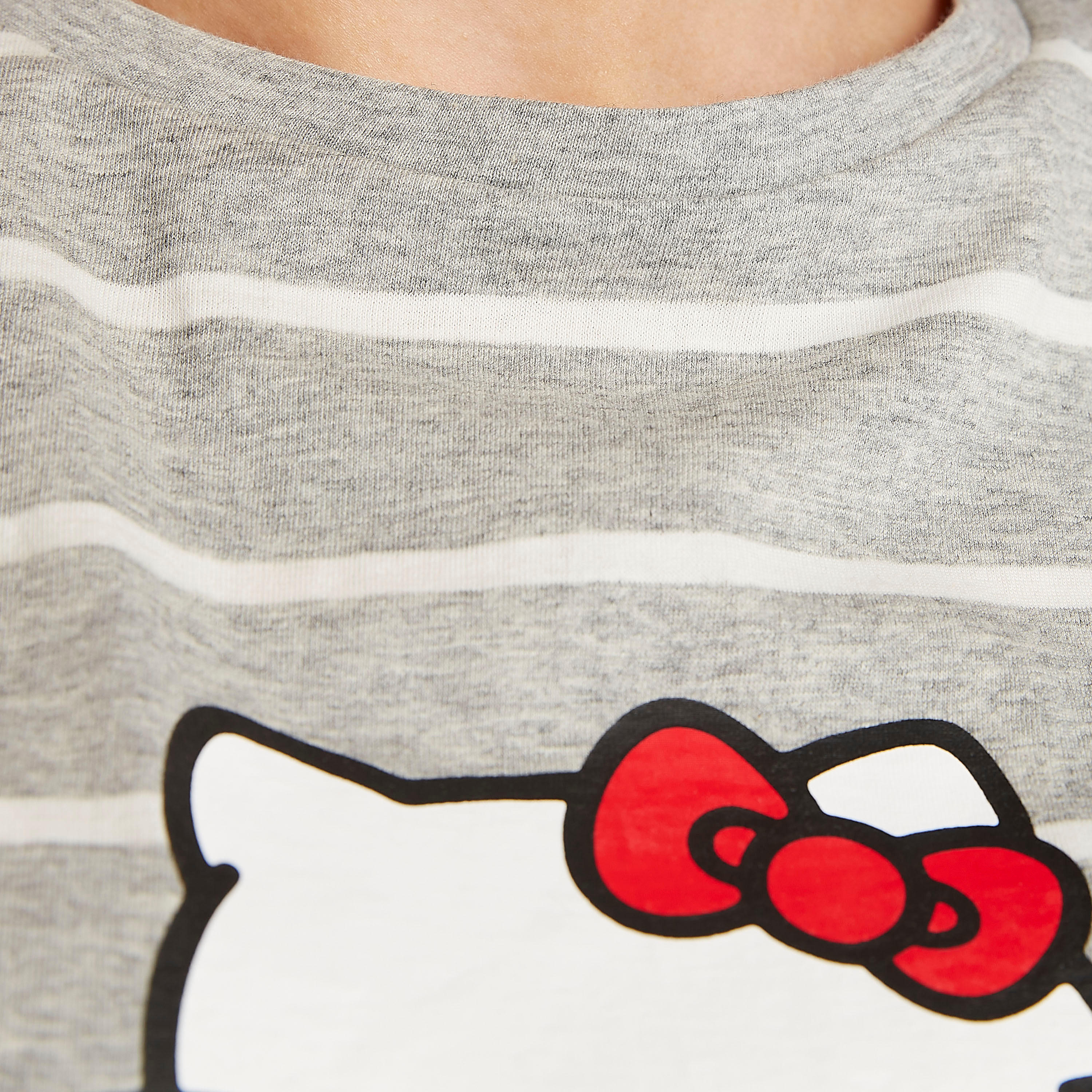 تيشيرت دون أكمام بياقة ضيقة وطبعات هاللو كيتي-women-clothing-tshirts-image-1