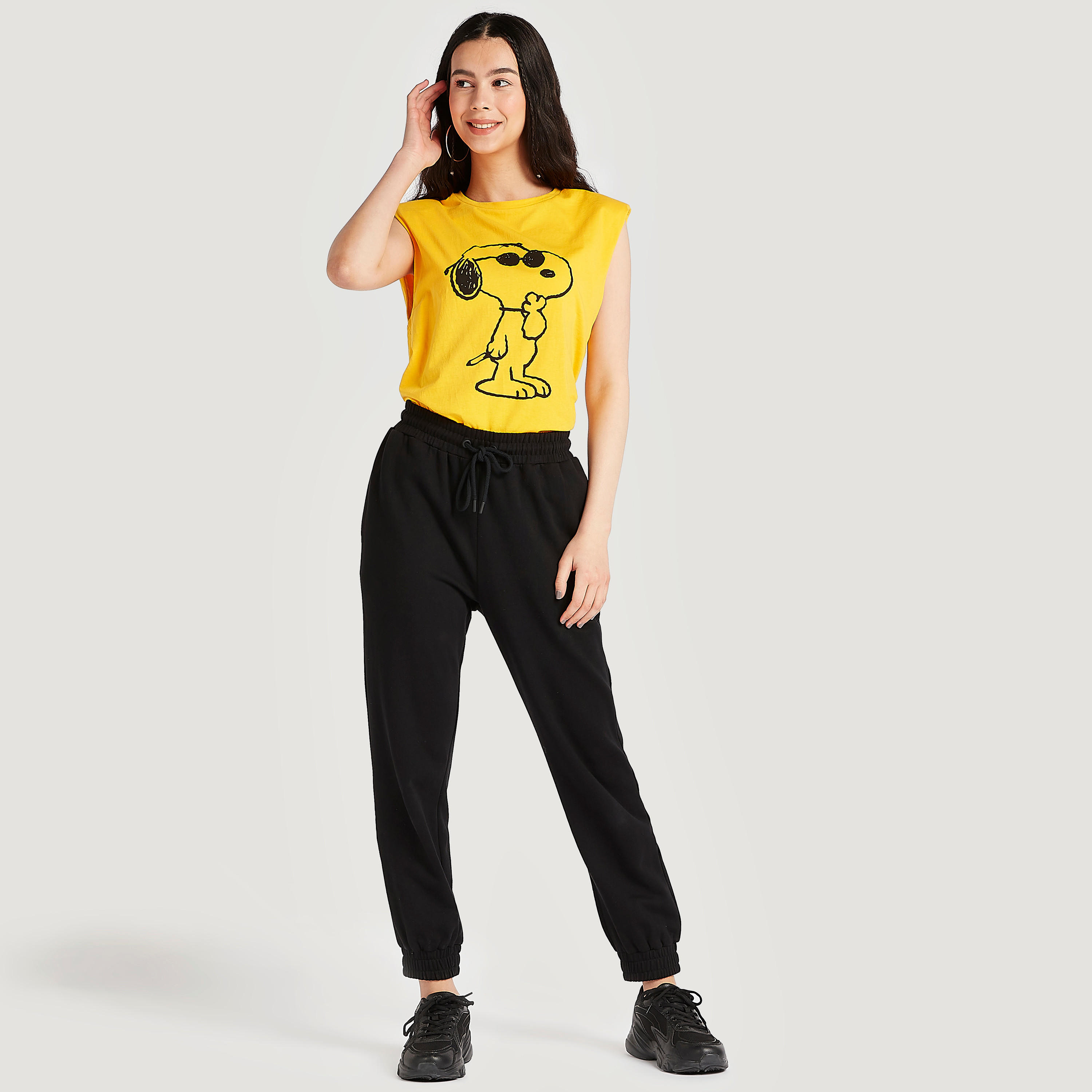 تيشيرت دون أكمام بياقة ضيقة وطبعات-women-clothing-tshirts-image-4
