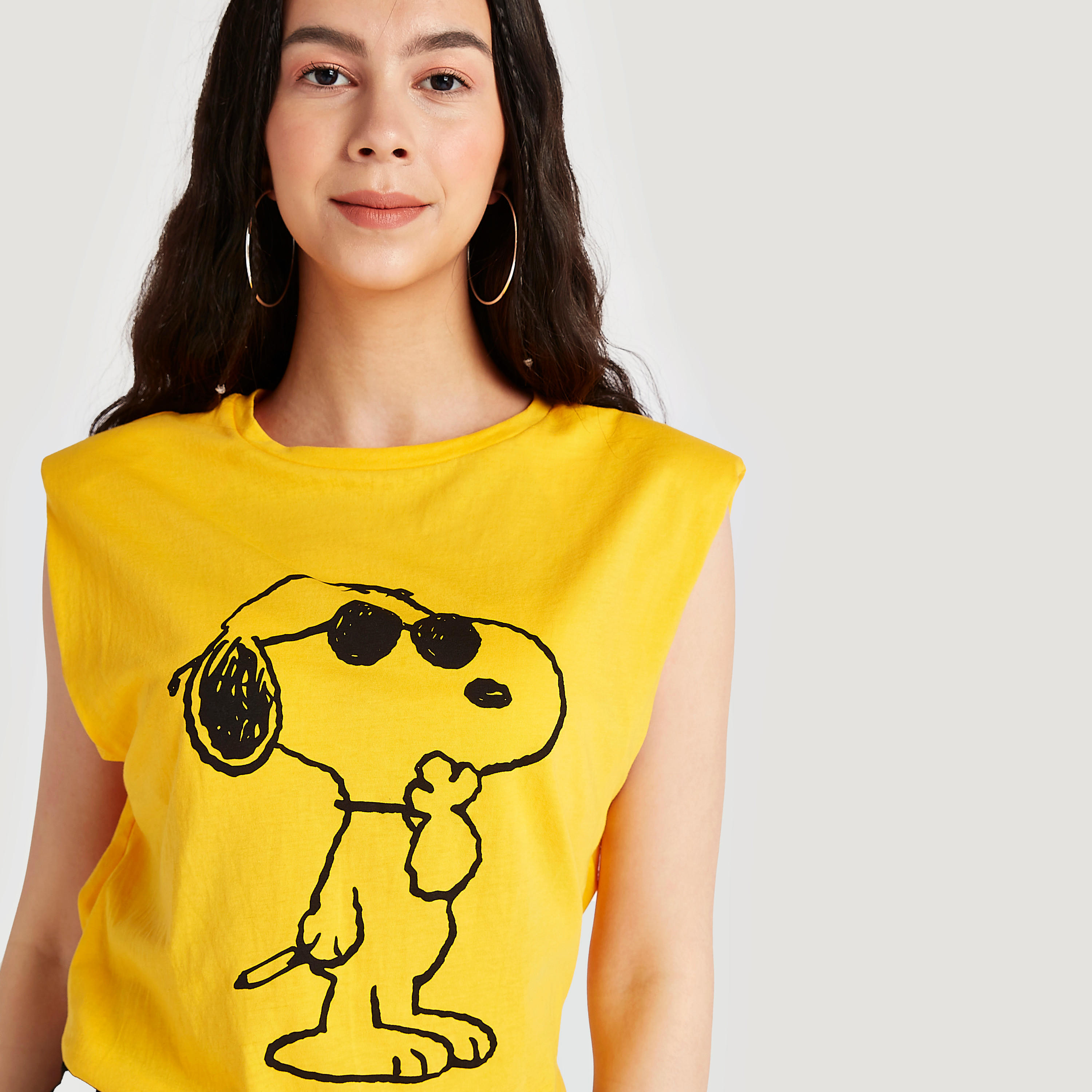 تيشيرت دون أكمام بياقة ضيقة وطبعات-women-clothing-tshirts-image-3