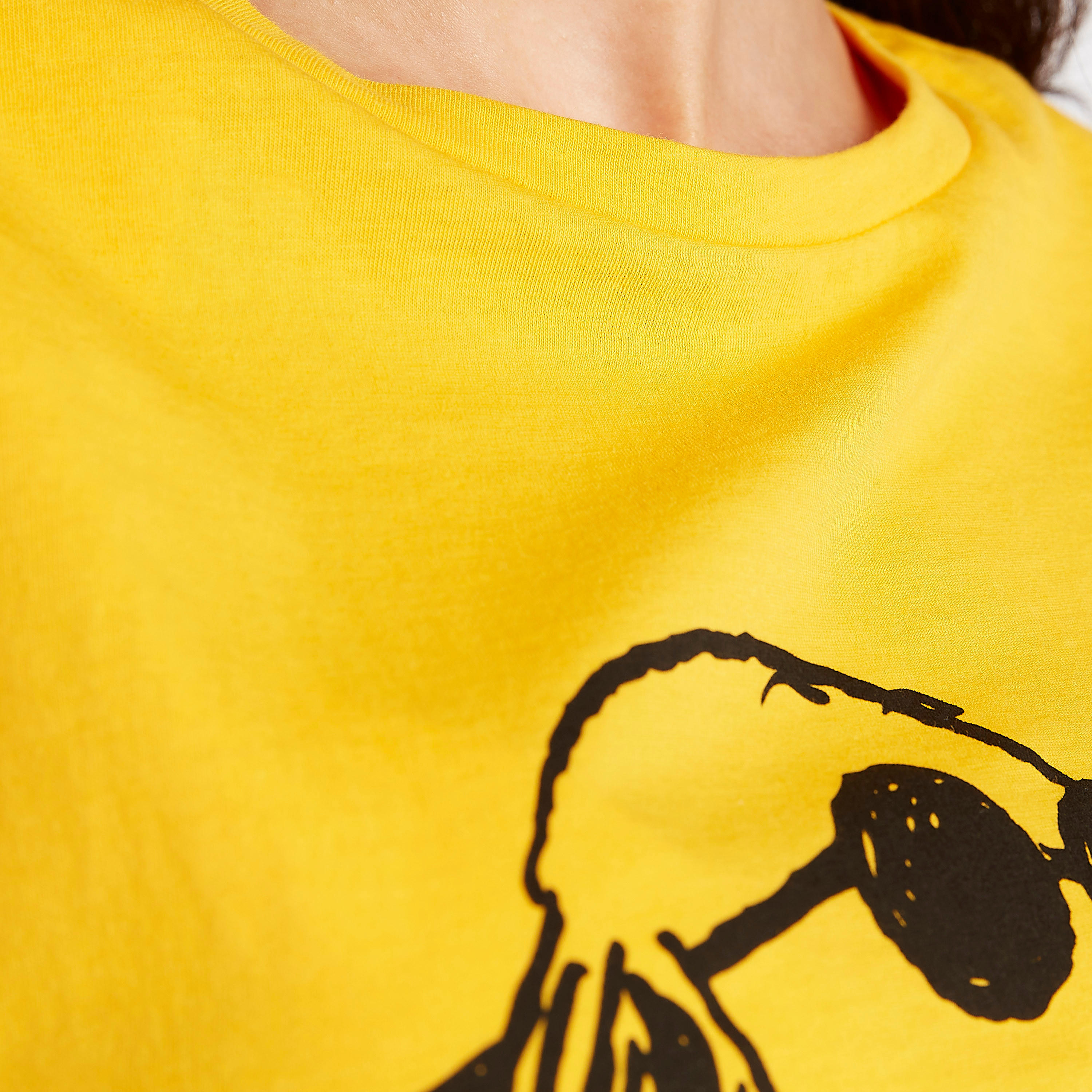 تيشيرت دون أكمام بياقة ضيقة وطبعات-women-clothing-tshirts-image-1