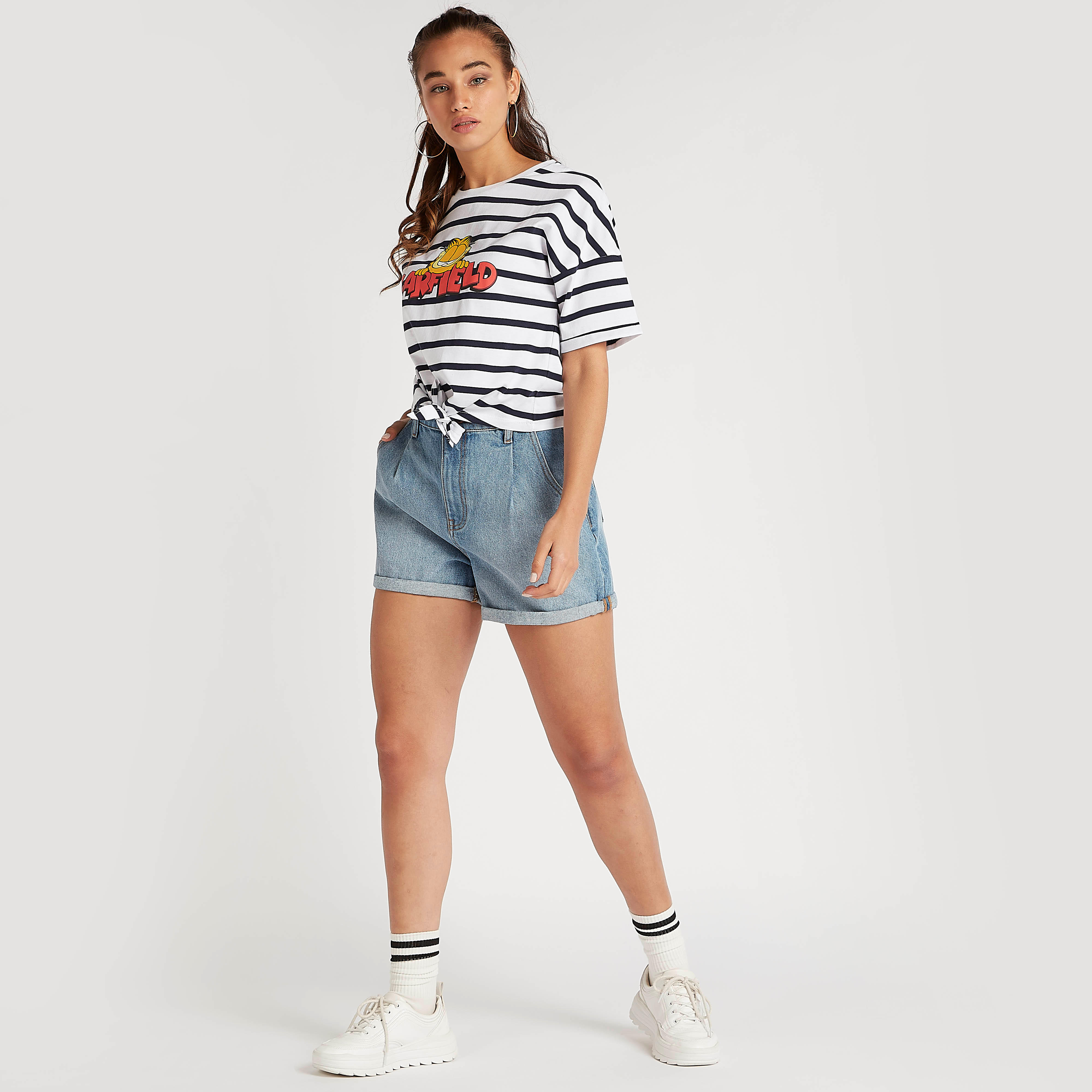 تيشيرت بياقة ضيّقة وأكمام قصيرة وطبعات-women-clothing-tshirts-image-2