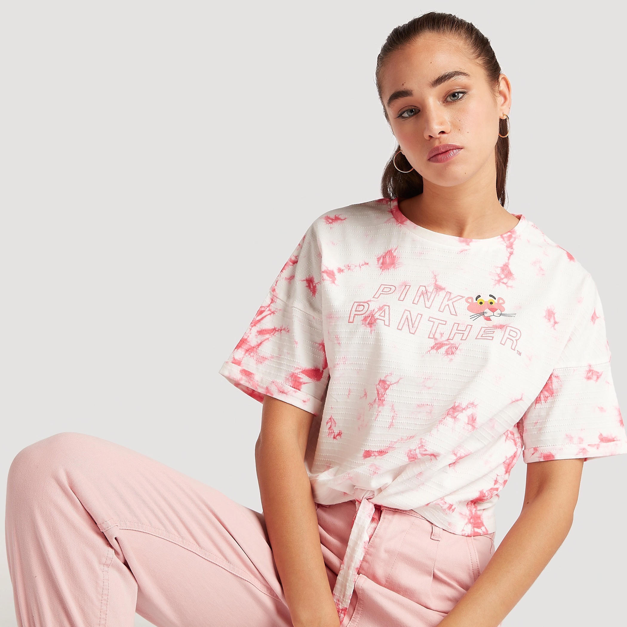 تيشيرت قصير بطبعات بينك بانتر مع أكمام قصيرة وأربطة-women-clothing-tshirts-image-1