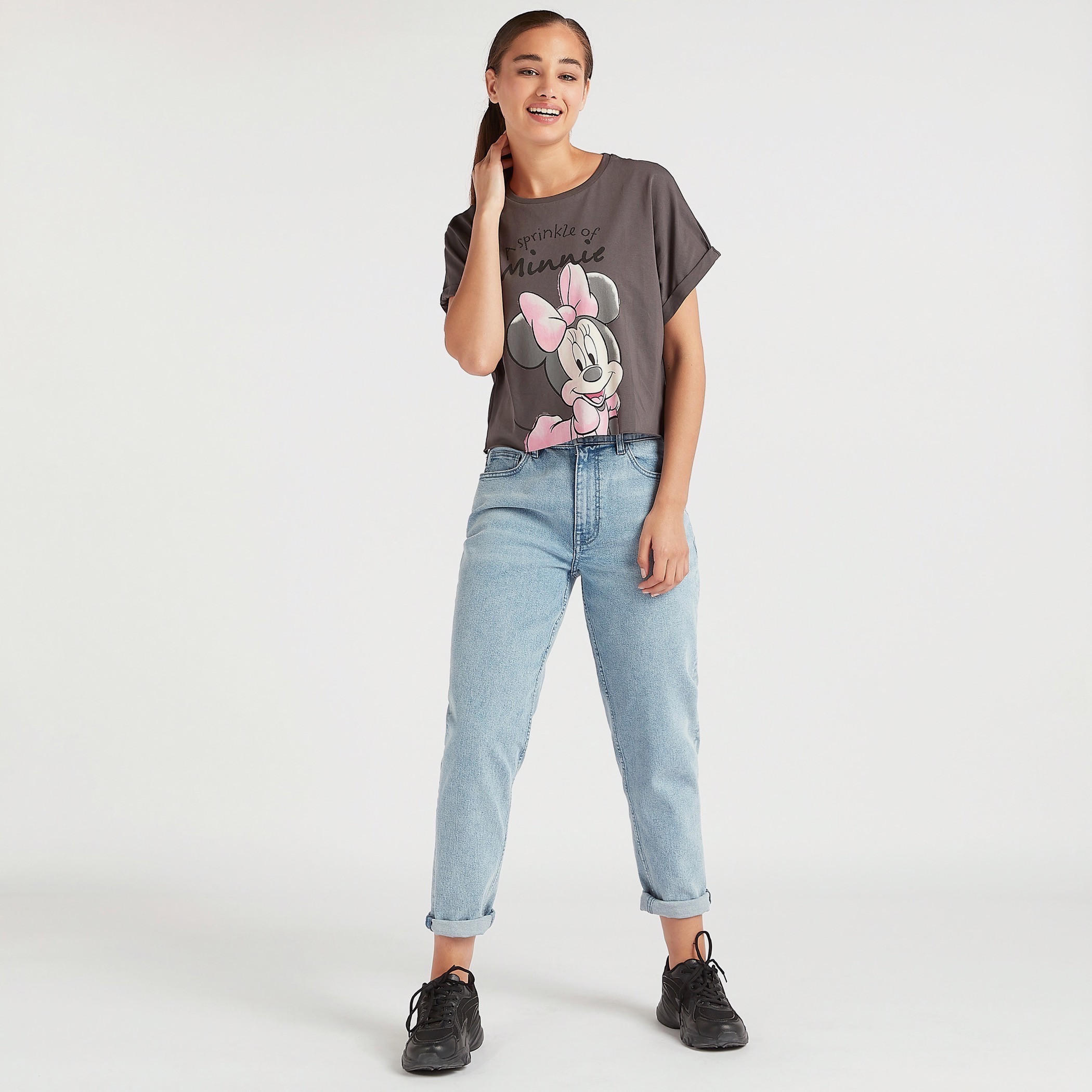 تيشيرت بياقة ضيّقة وأكمام قصيرة وطبعات ميني ماوس-women-clothing-tshirts-image-2