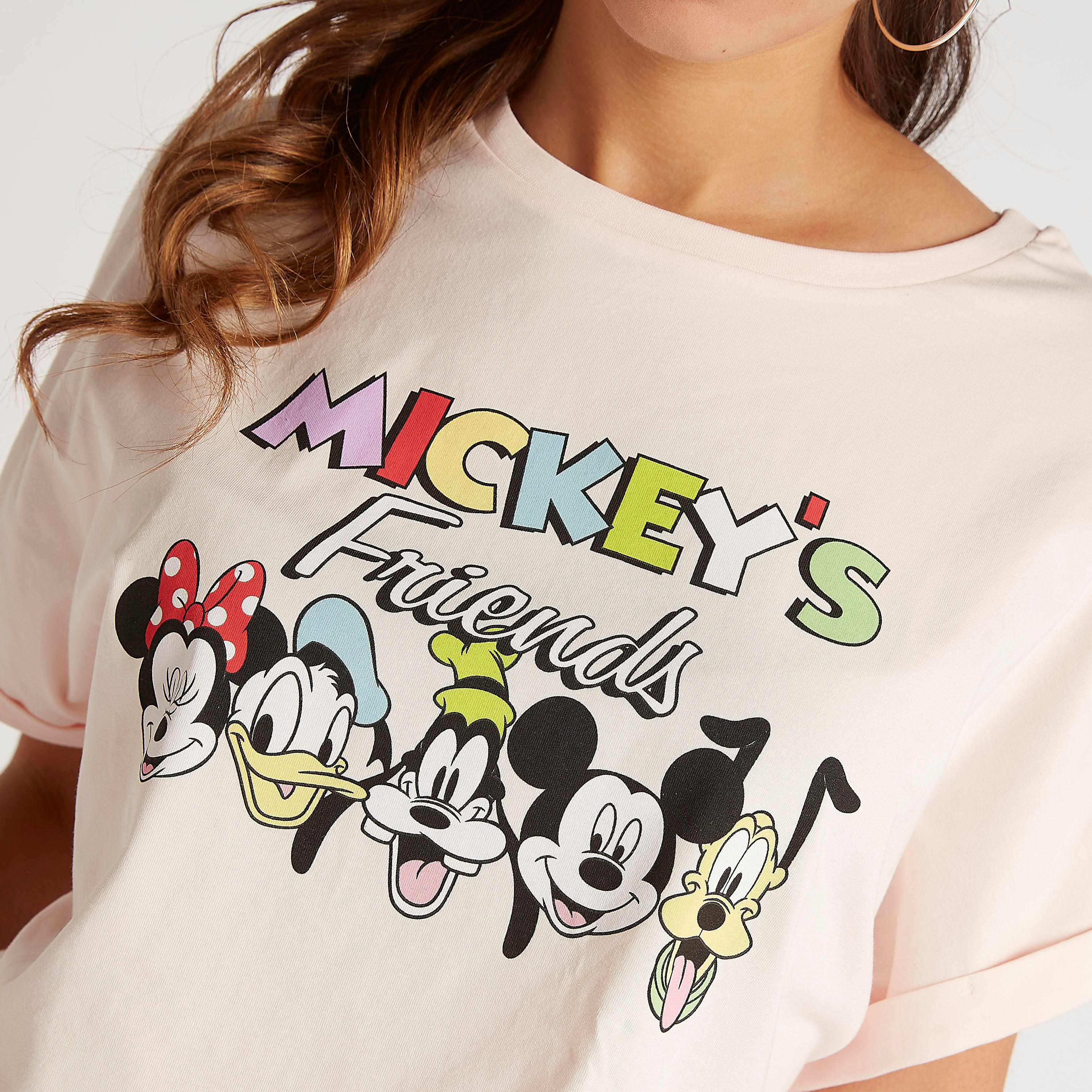 تيشيرت بياقة ضيّقة وأكمام قصيرة وطبعات-women-clothing-tshirts-image-3