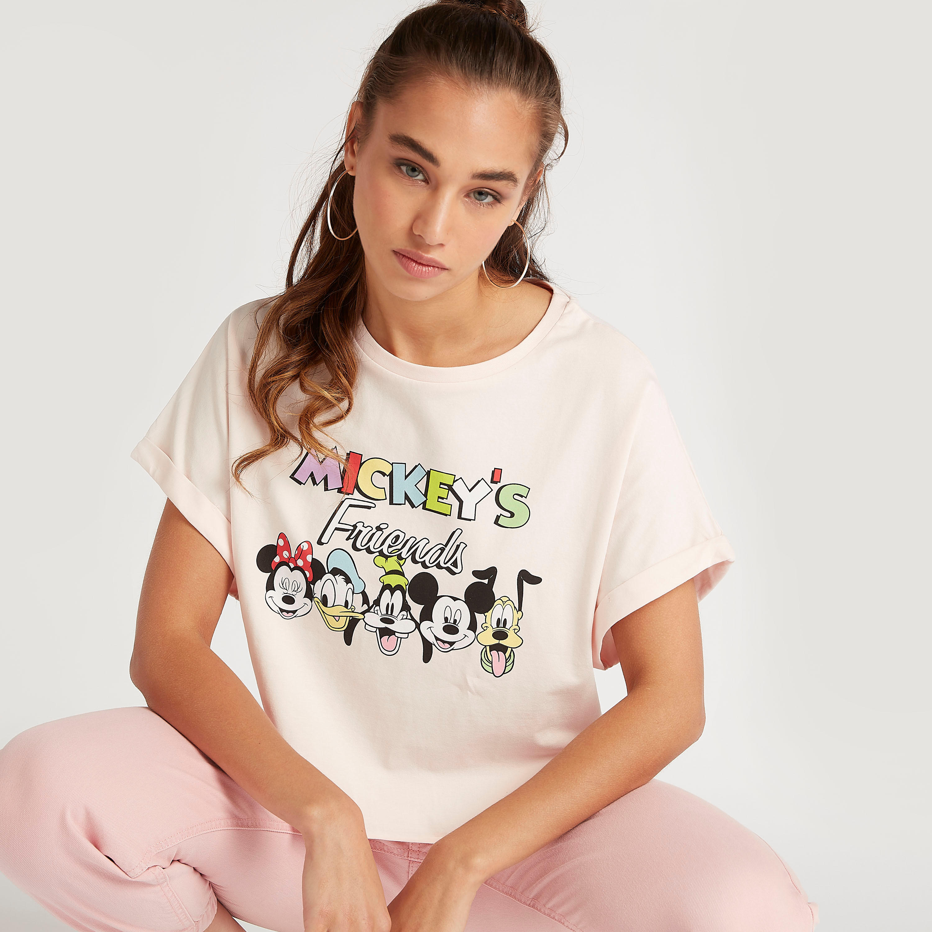 تيشيرت بياقة ضيّقة وأكمام قصيرة وطبعات-women-clothing-tshirts-image-6