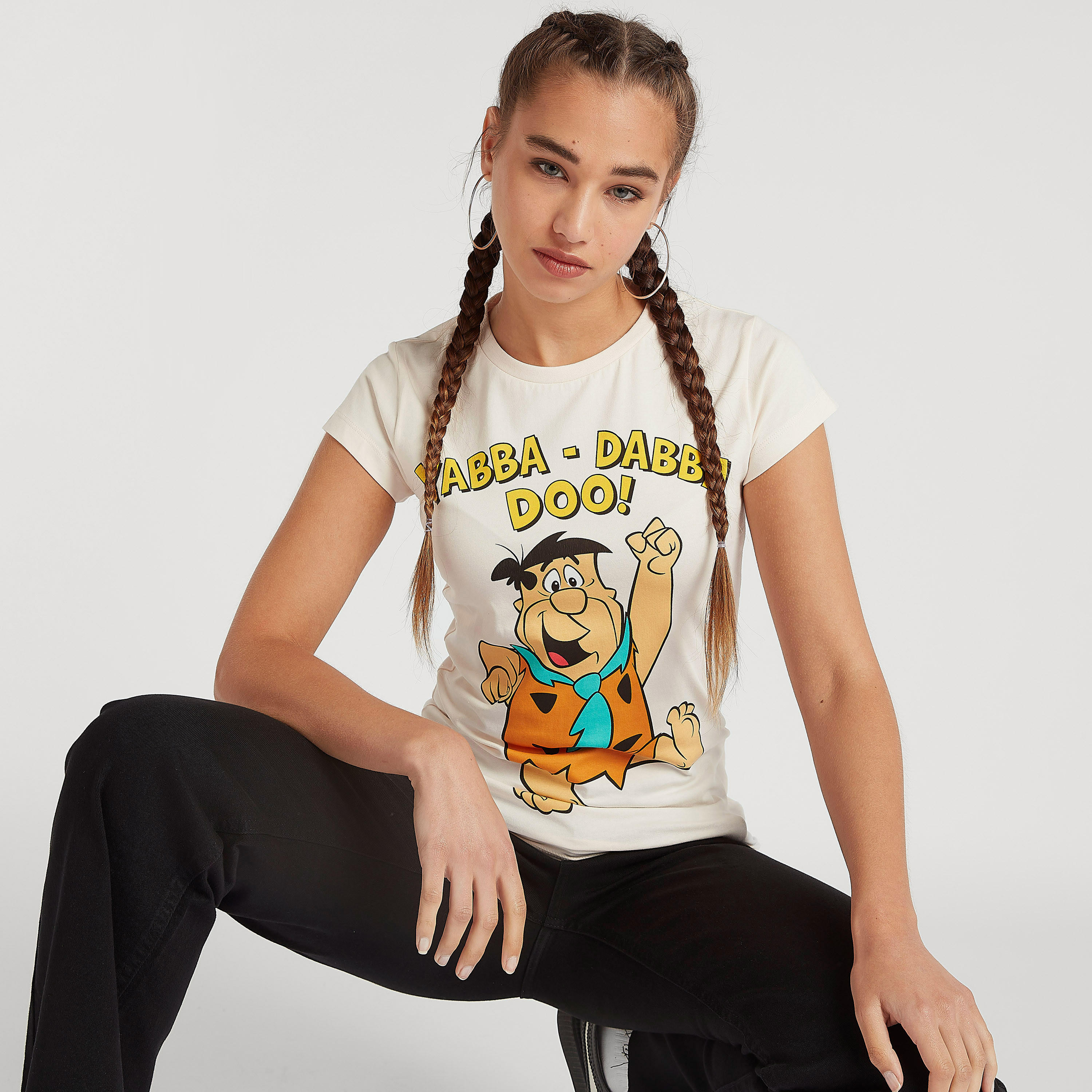 تيشيرت بياقة ضيقة وأكمام كاب وطبعات فلينستون-women-clothing-tshirts-image-6
