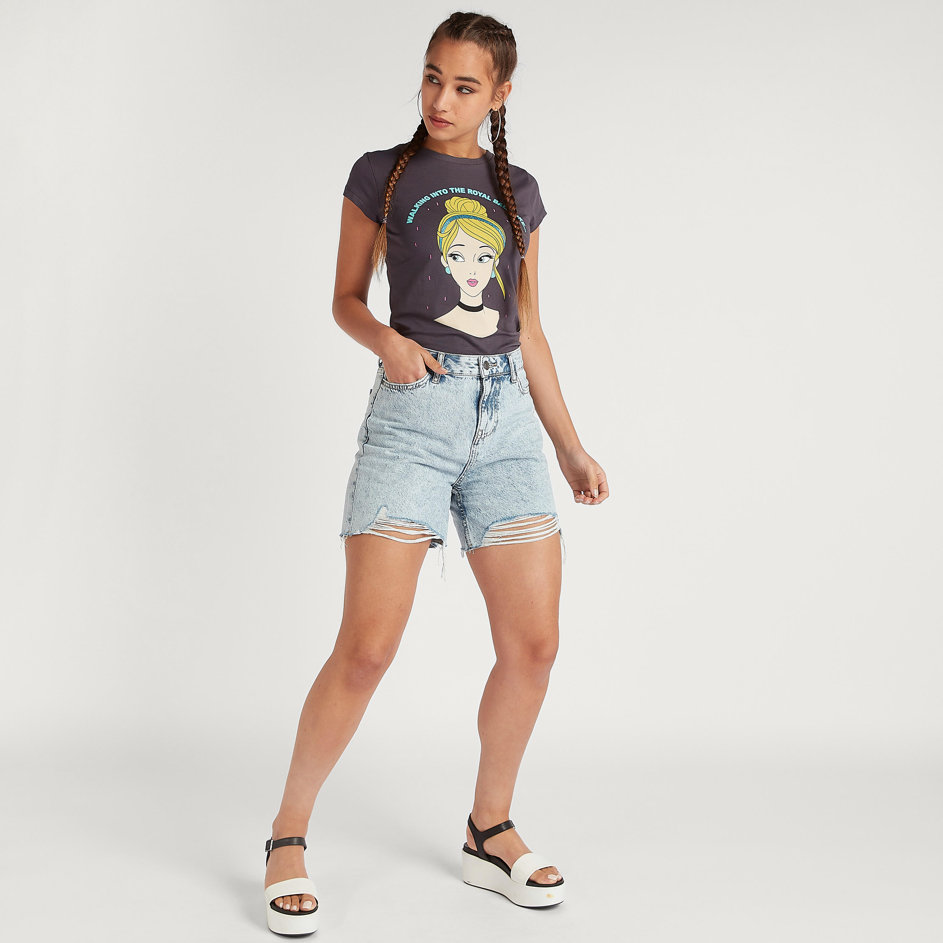 تيشيرت بياقة ضيقة وأكمام كاب وطبعات جرافيك-women-clothing-tshirts-image-2