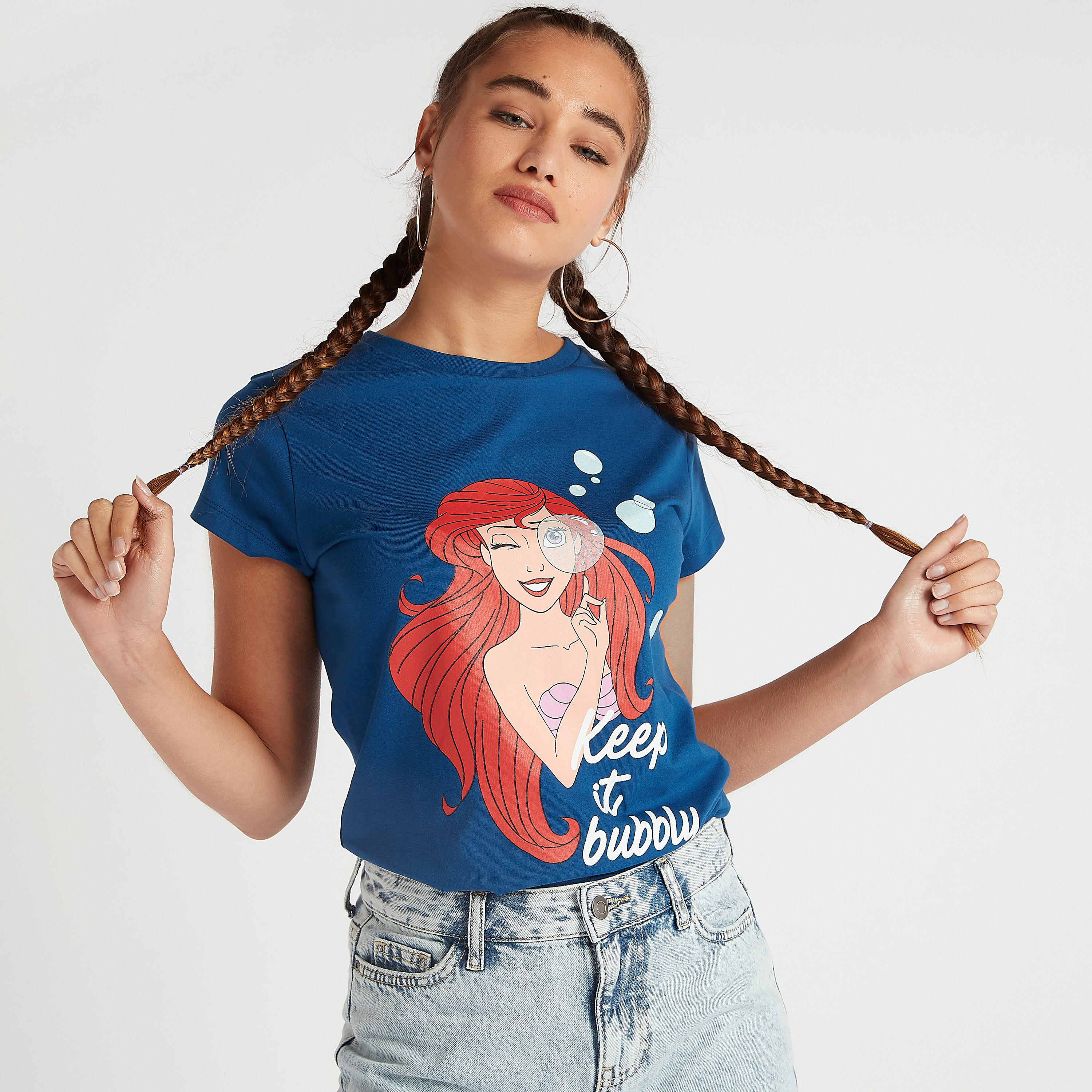 تيشيرت بياقة ضيقة وأكمام كاب وطبعات حورية البحر-women-clothing-tshirts-image-1