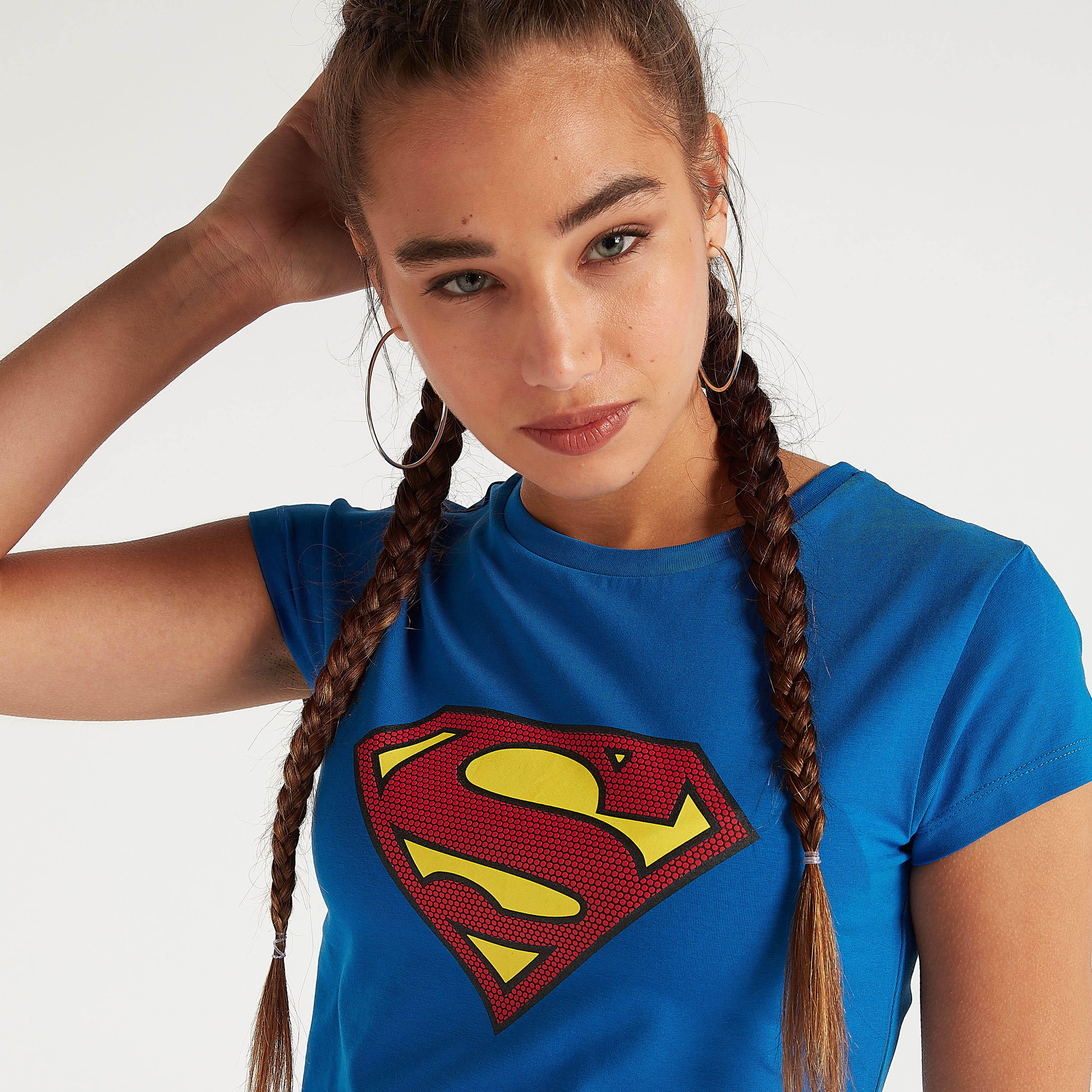 تيشيرت بياقة ضيّقة وأكمام كاب وطبعات سوبر مان-women-clothing-tshirts-image-2