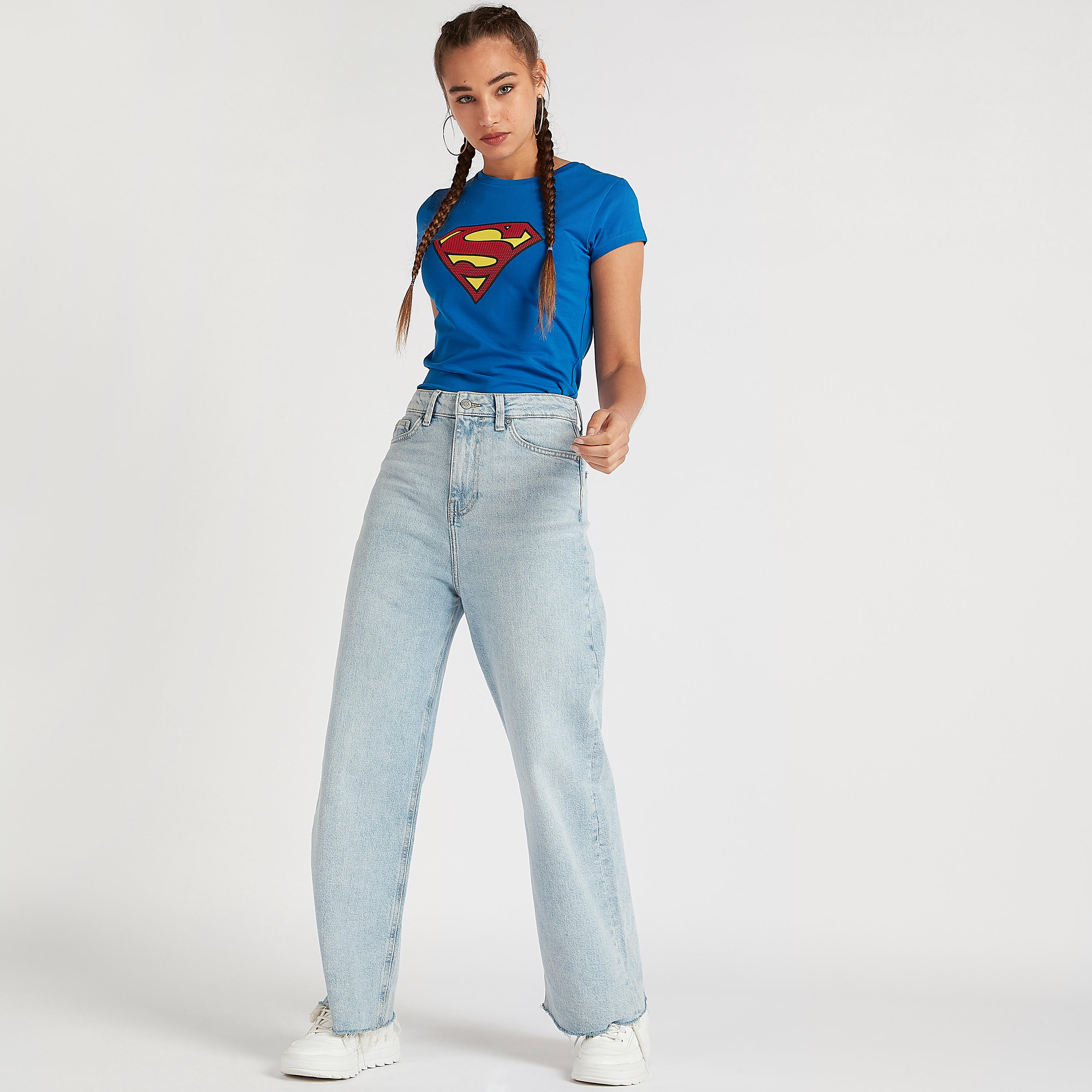 تيشيرت بياقة ضيّقة وأكمام كاب وطبعات سوبر مان-women-clothing-tshirts-image-5