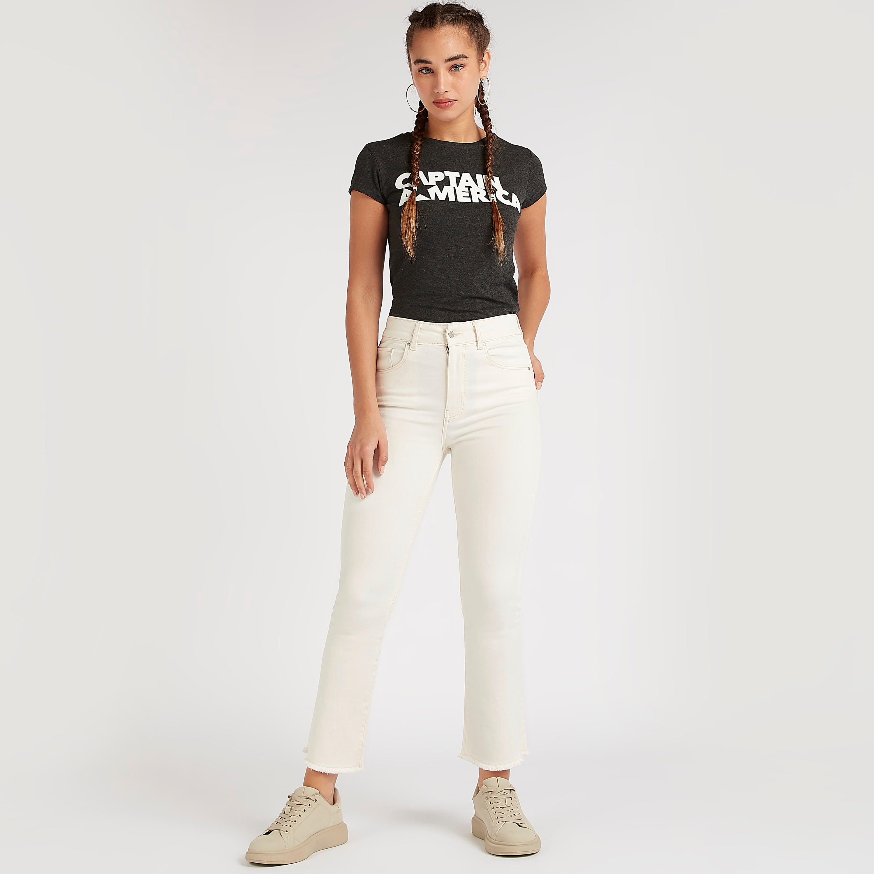 تيشيرت بياقة ضيّقة وأكمام كاب وطبعات كابتن أمريكا-women-clothing-tshirts-image-2