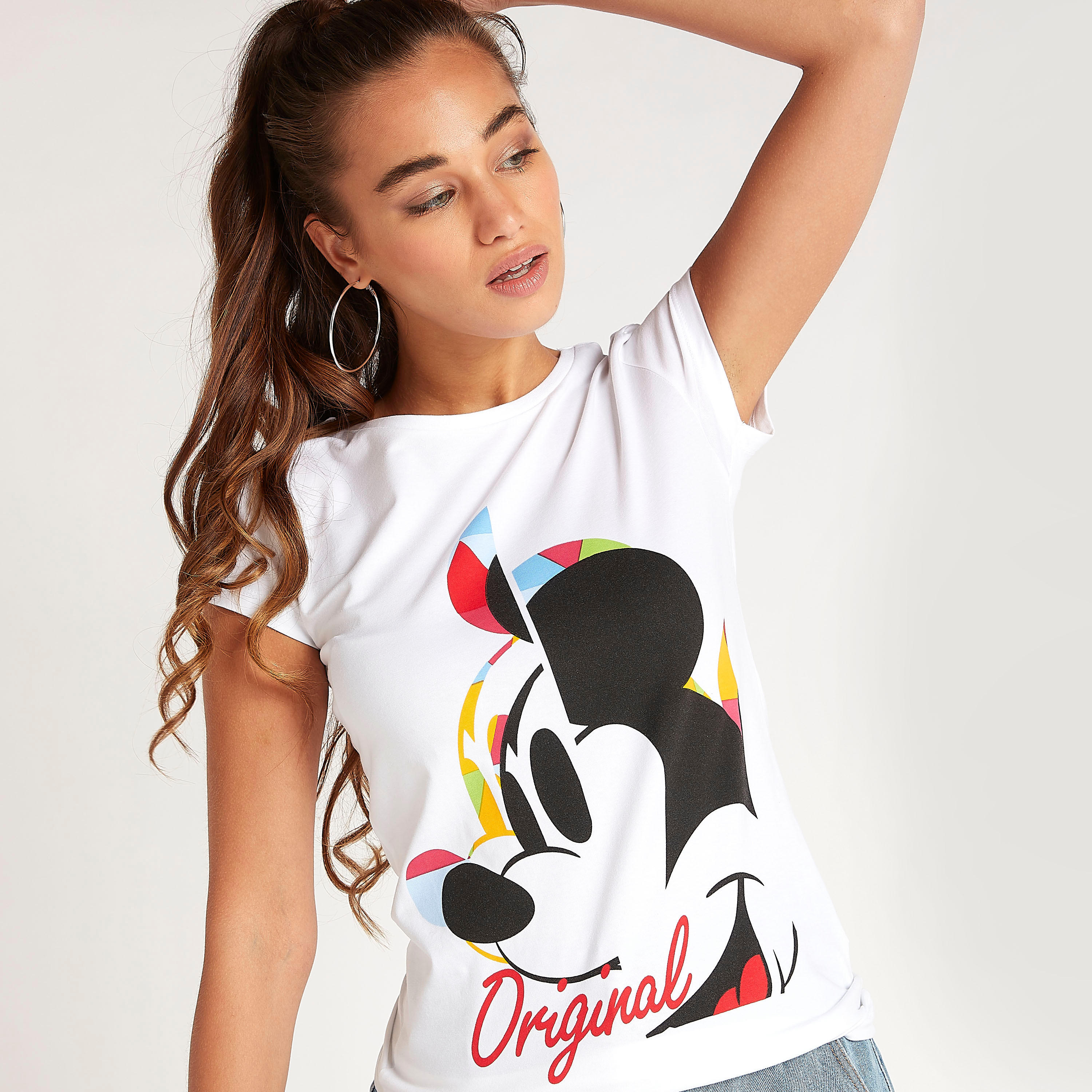 تيشيرت بياقة ضيّقة وأكمام كاب وطبعات ميكي ماوس-women-clothing-tshirts-image-5