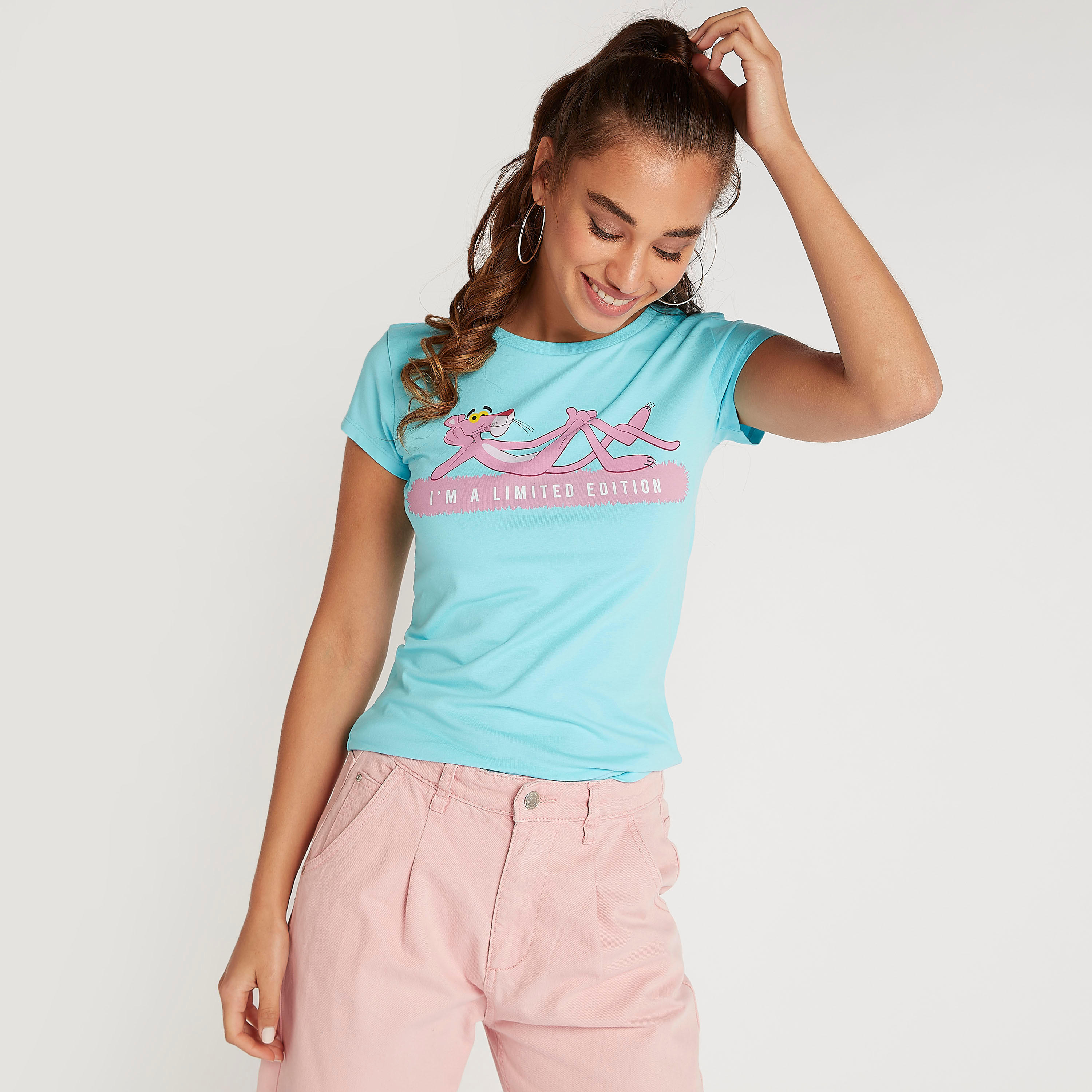 تيشيرت بياقة ضيّقة وأكمام قصيرة وطبعات-women-clothing-tshirts-image-3