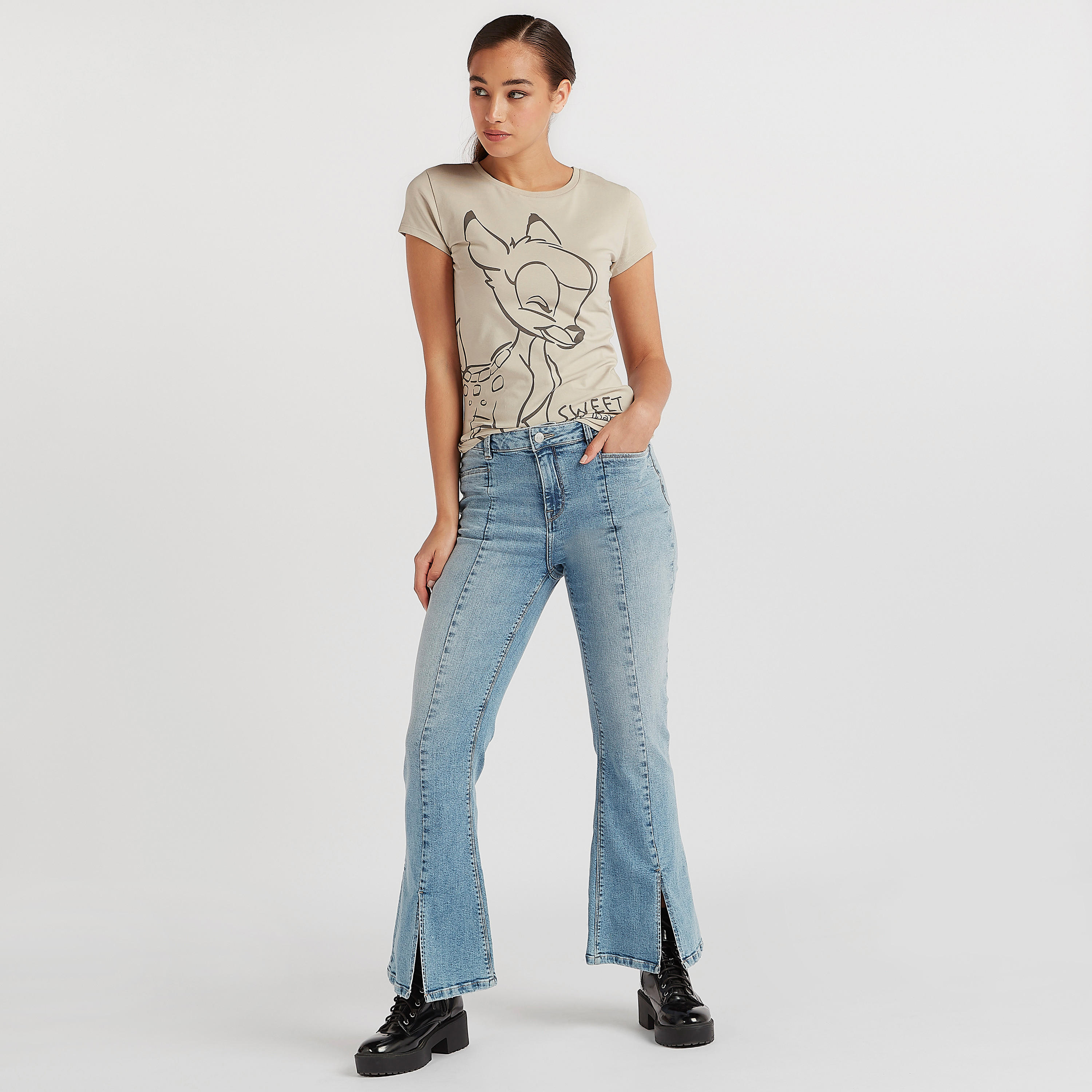 تيشيرت بياقة مستديرة وأكمام كاب وطبعات بامبي-women-clothing-tshirts-image-3