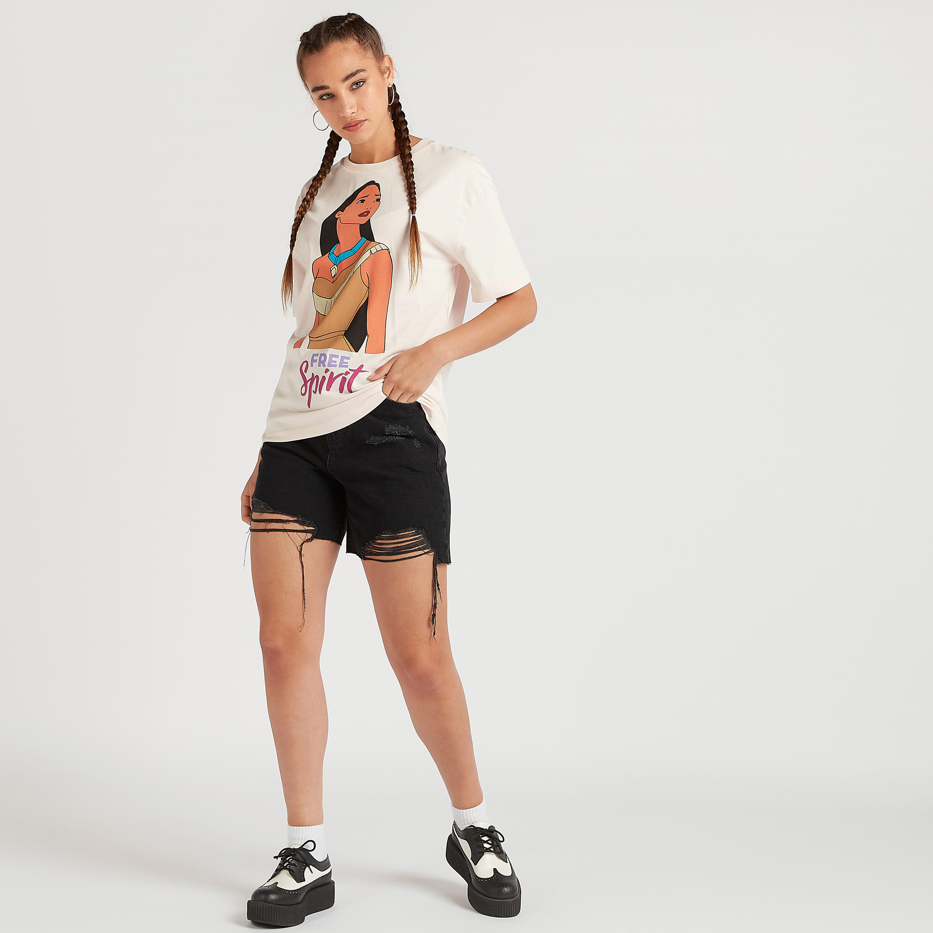 تيشيرت طويل بياقة ضيقة وأكمام قصيرة وطبعات جرافيك-women-clothing-tshirts-image-2