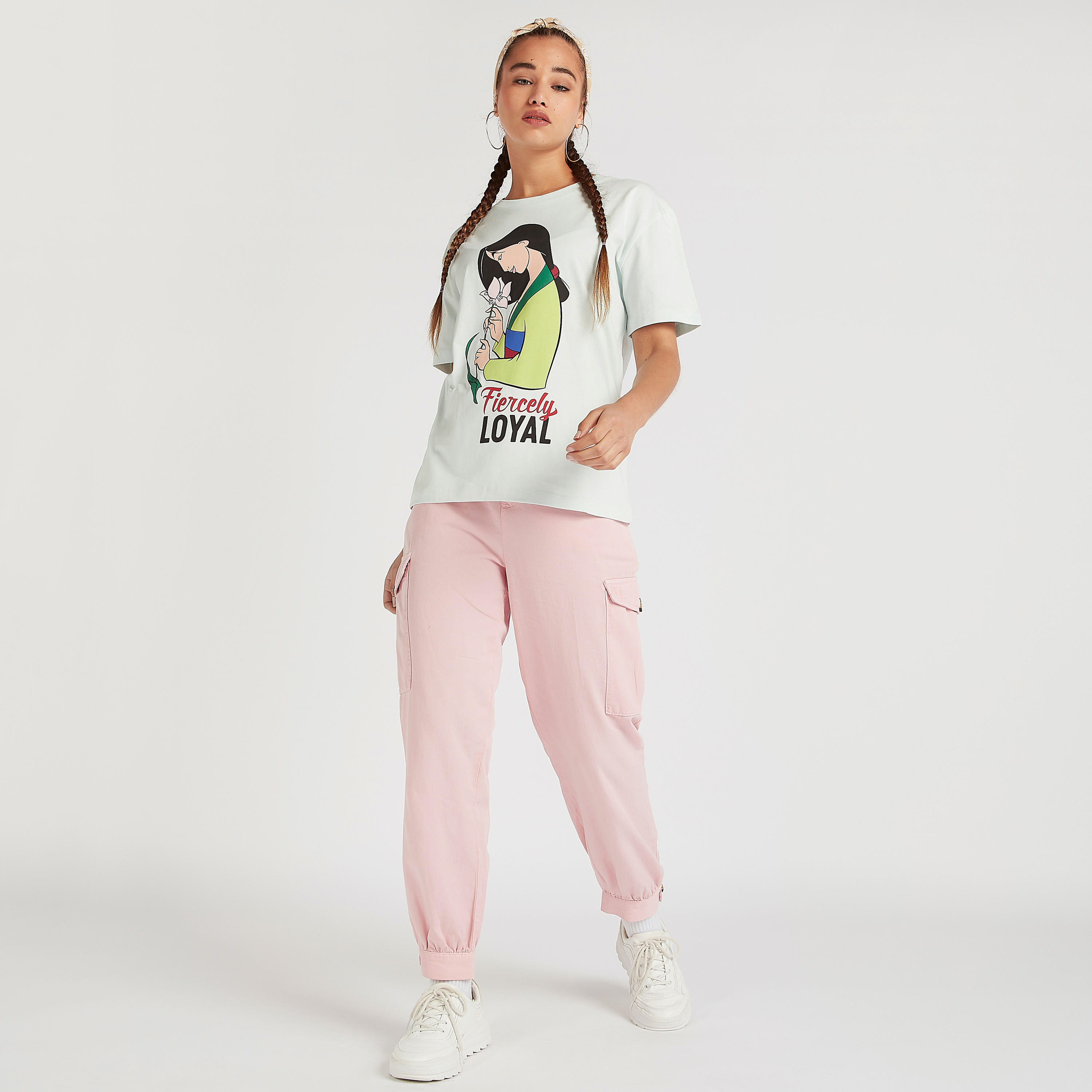 تيشيرت طويل بياقة ضيقة وأكمام قصيرة وطبعات جرافيك-women-clothing-tshirts-image-3