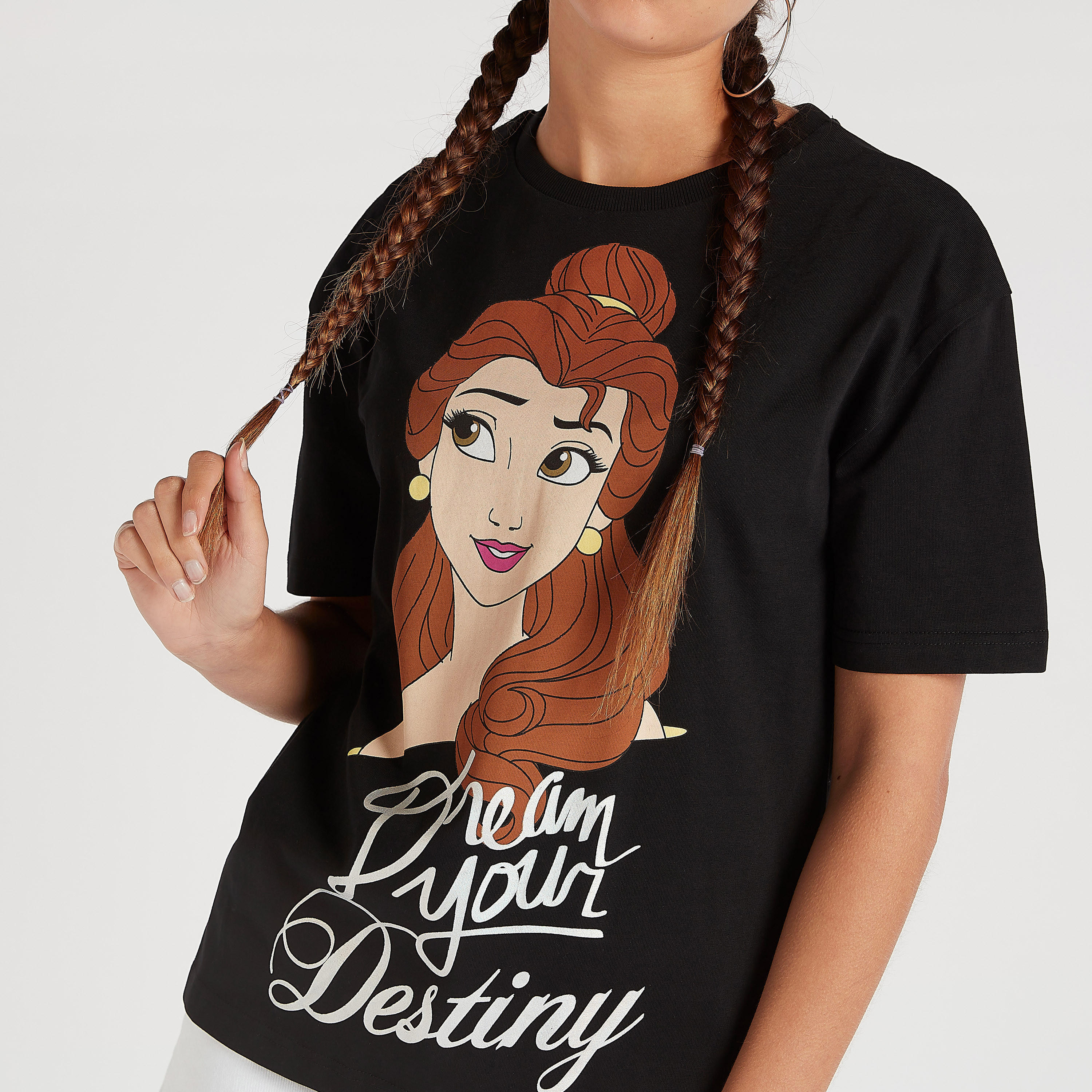 تيشيرت طويل بياقة ضيقة وأكمام قصيرة وطبعات جرافيك-women-clothing-tshirts-image-5