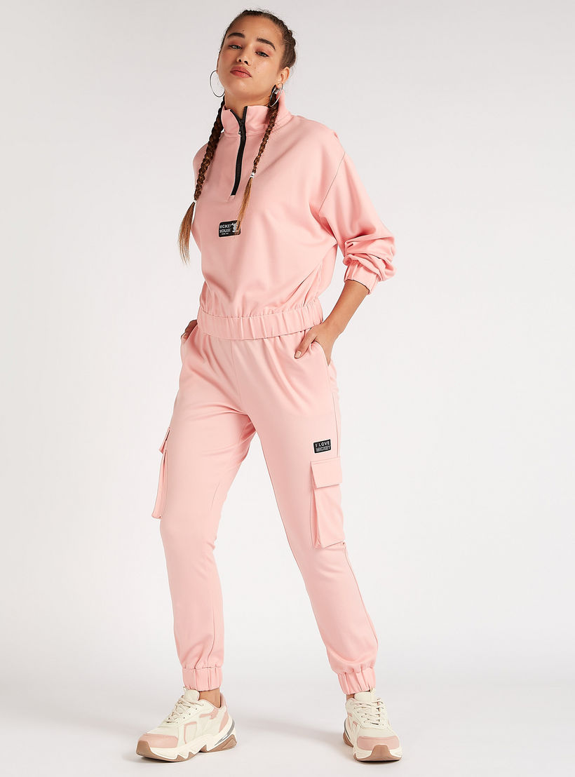 سويت شيرت قصير بطبعات شعار ميكي ماوس وياقة عالية بسحاب-women-winterwear-hoodiesandsweatshirts-sweatshirts-image-4