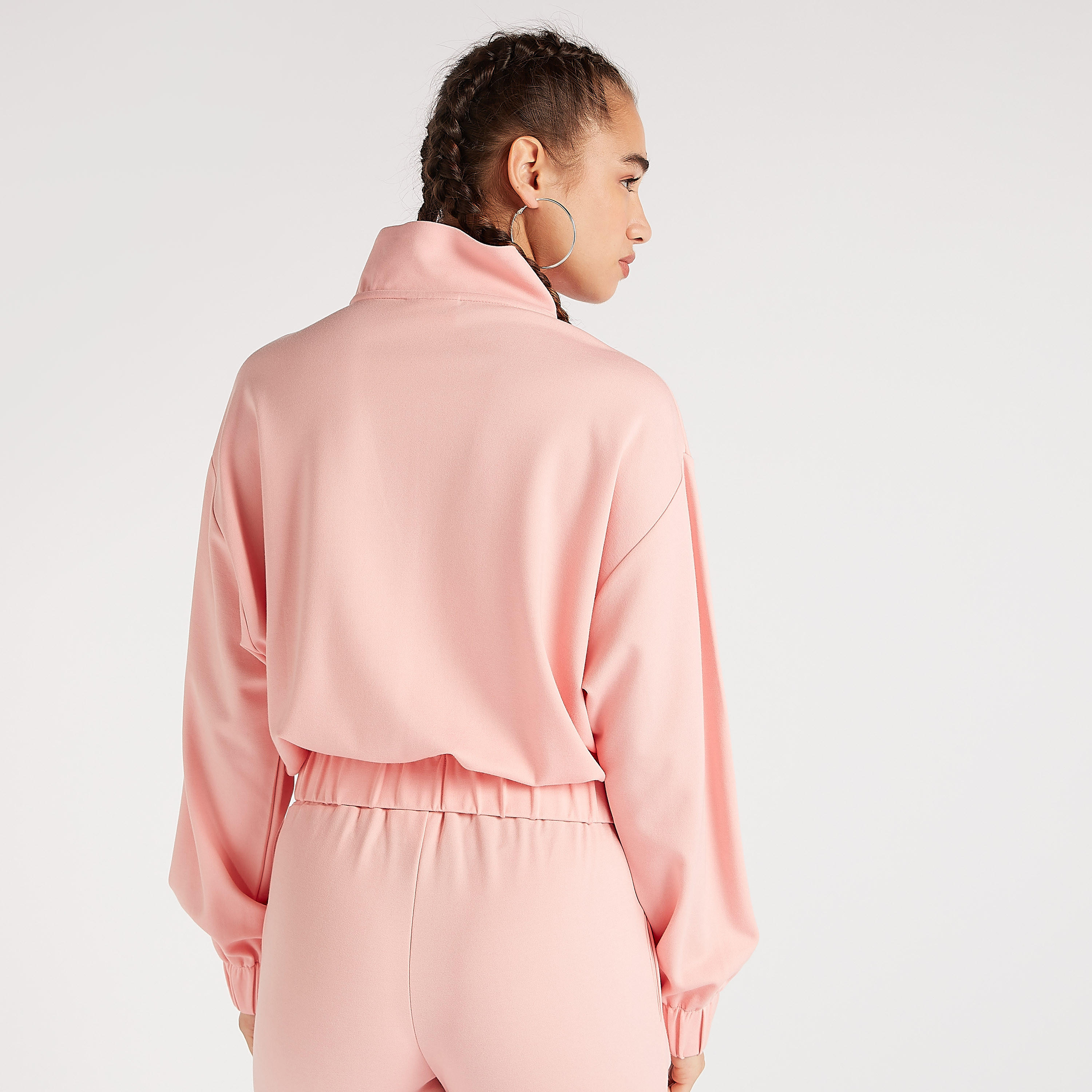 سويت شيرت قصير بطبعات شعار ميكي ماوس وياقة عالية بسحاب-women-winterwear-hoodiesandsweatshirts-sweatshirts-image-2