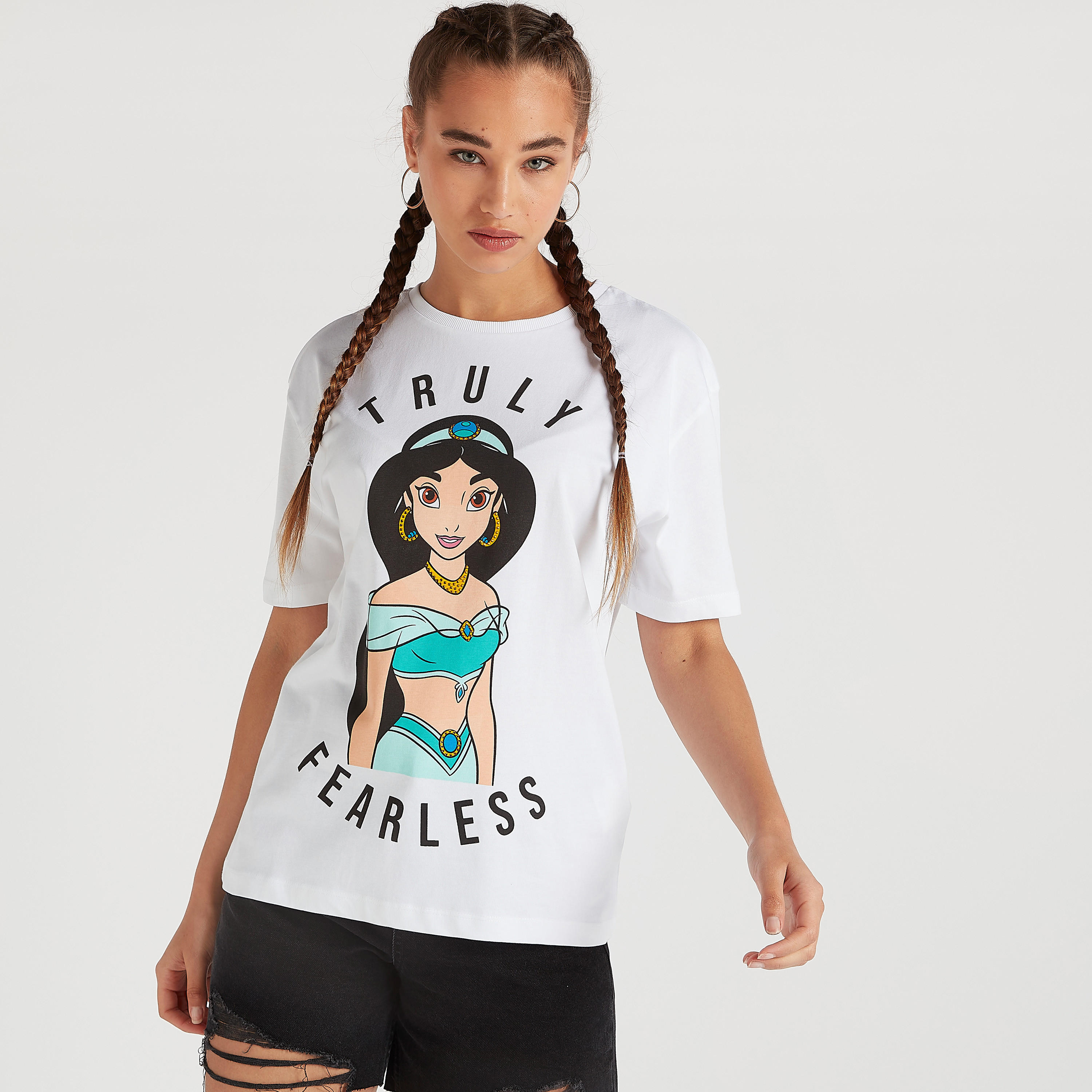 تيشيرت طويل بياقة ضيقة وأكمام قصيرة وطبعات جاسمين-women-clothing-tshirts-image-1