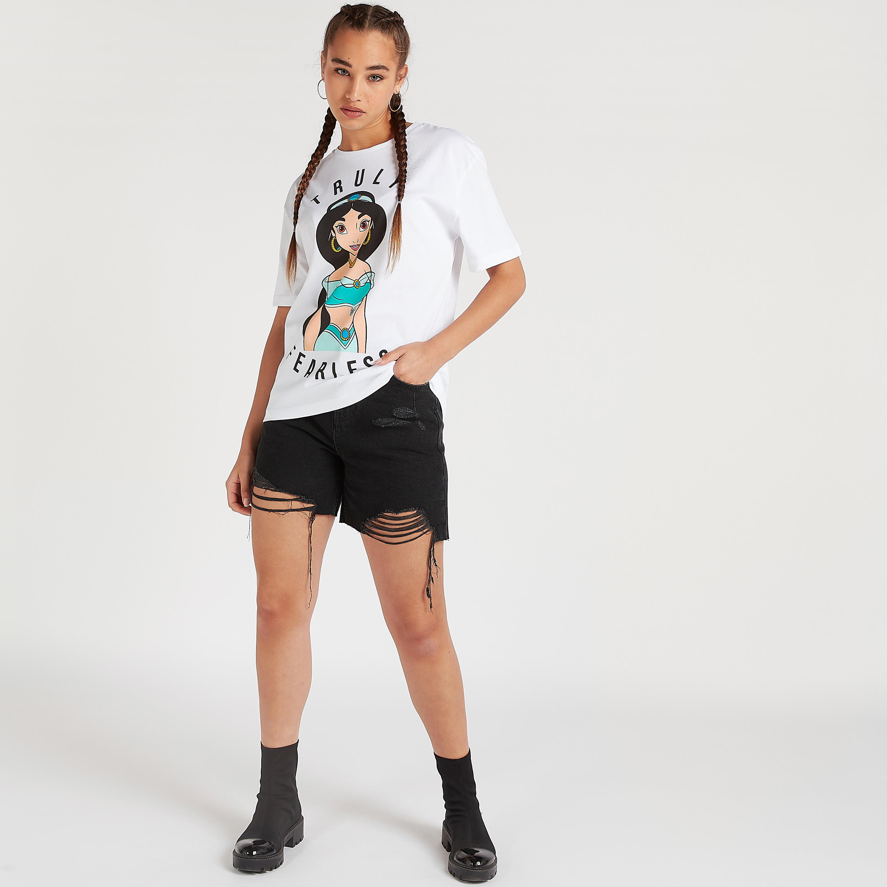 تيشيرت طويل بياقة ضيقة وأكمام قصيرة وطبعات جاسمين-women-clothing-tshirts-image-2