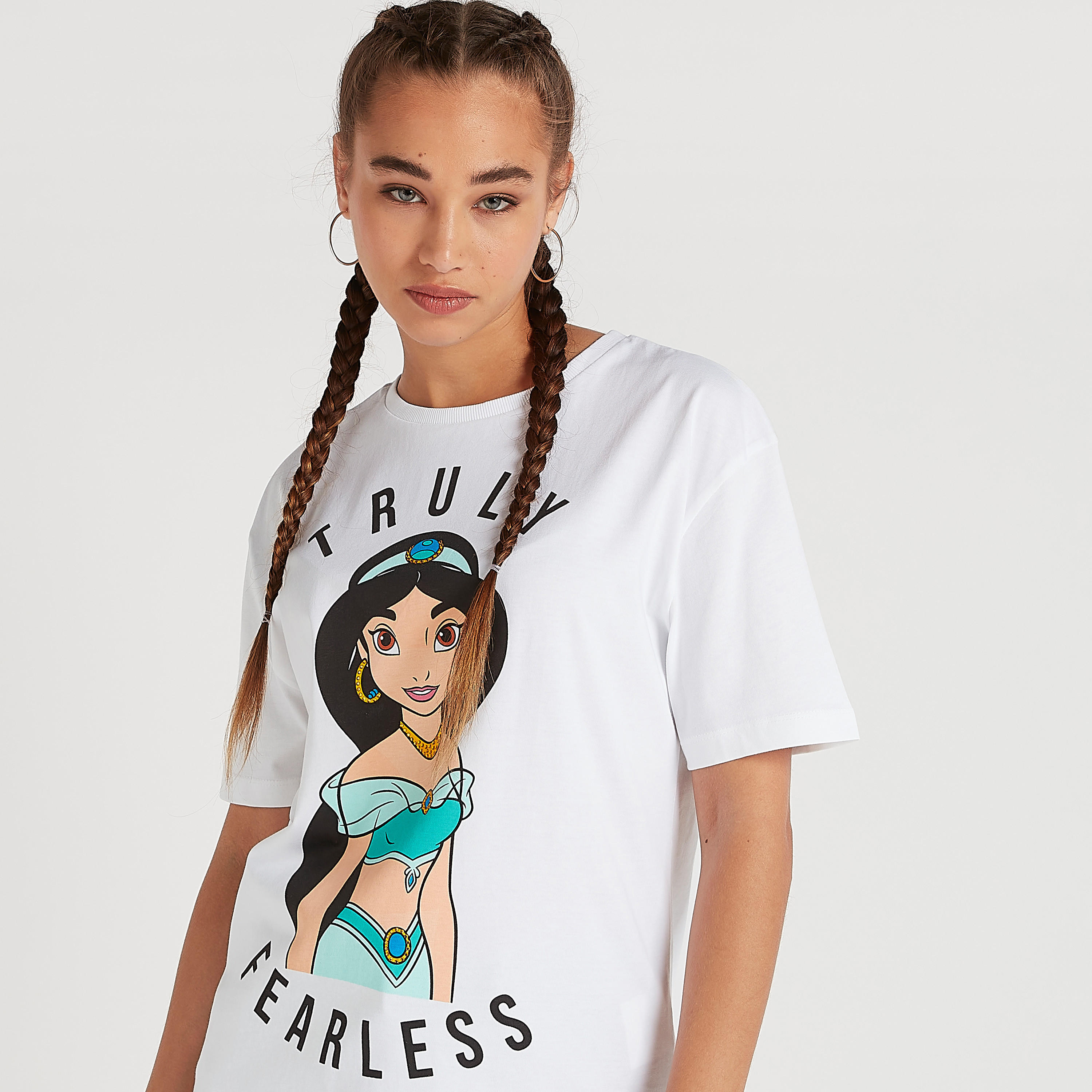 تيشيرت طويل بياقة ضيقة وأكمام قصيرة وطبعات جاسمين-women-clothing-tshirts-image-3