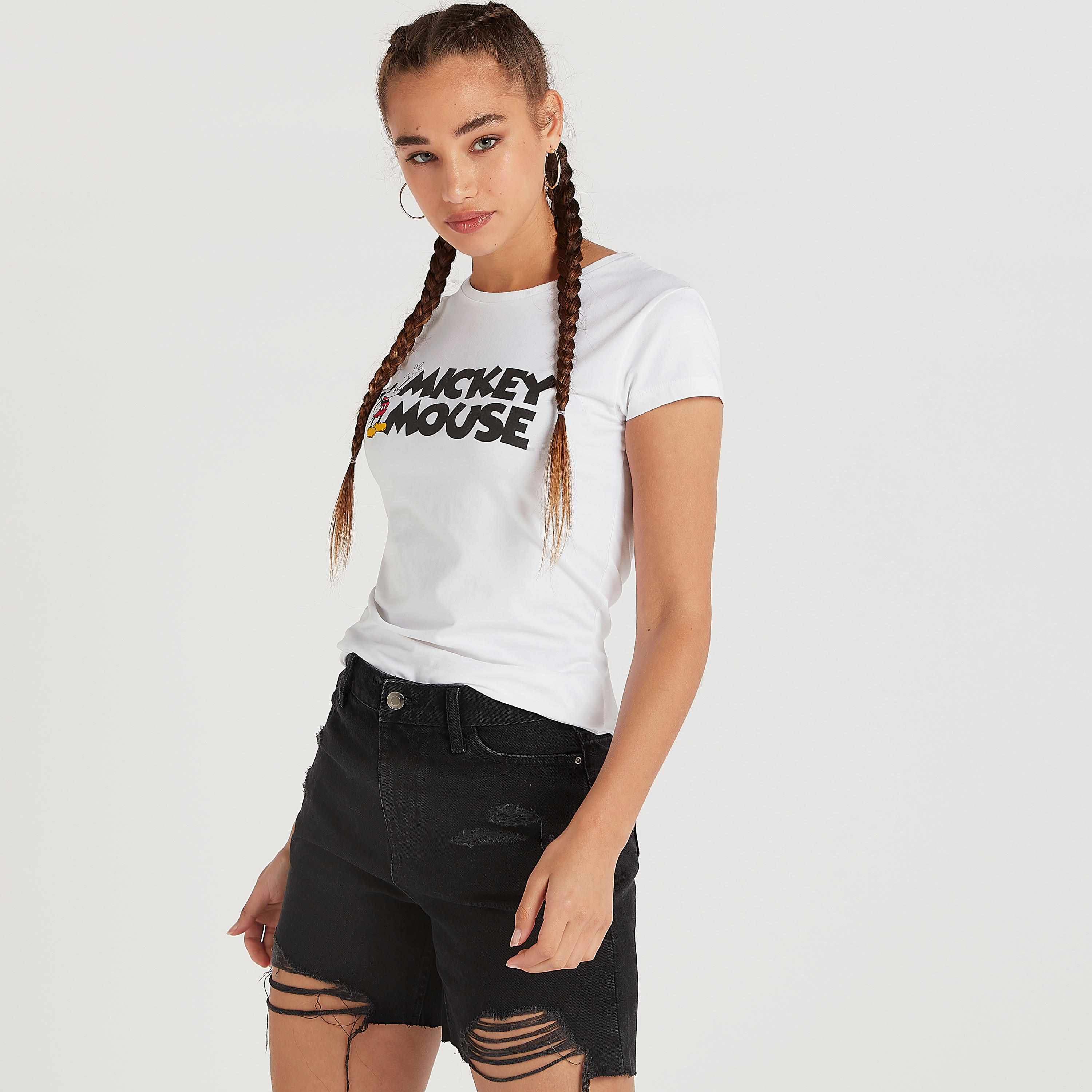 تيشيرت بياقة ضيّقة وأكمام كاب وطبعات ميكي ماوس-women-clothing-tshirts-image-3