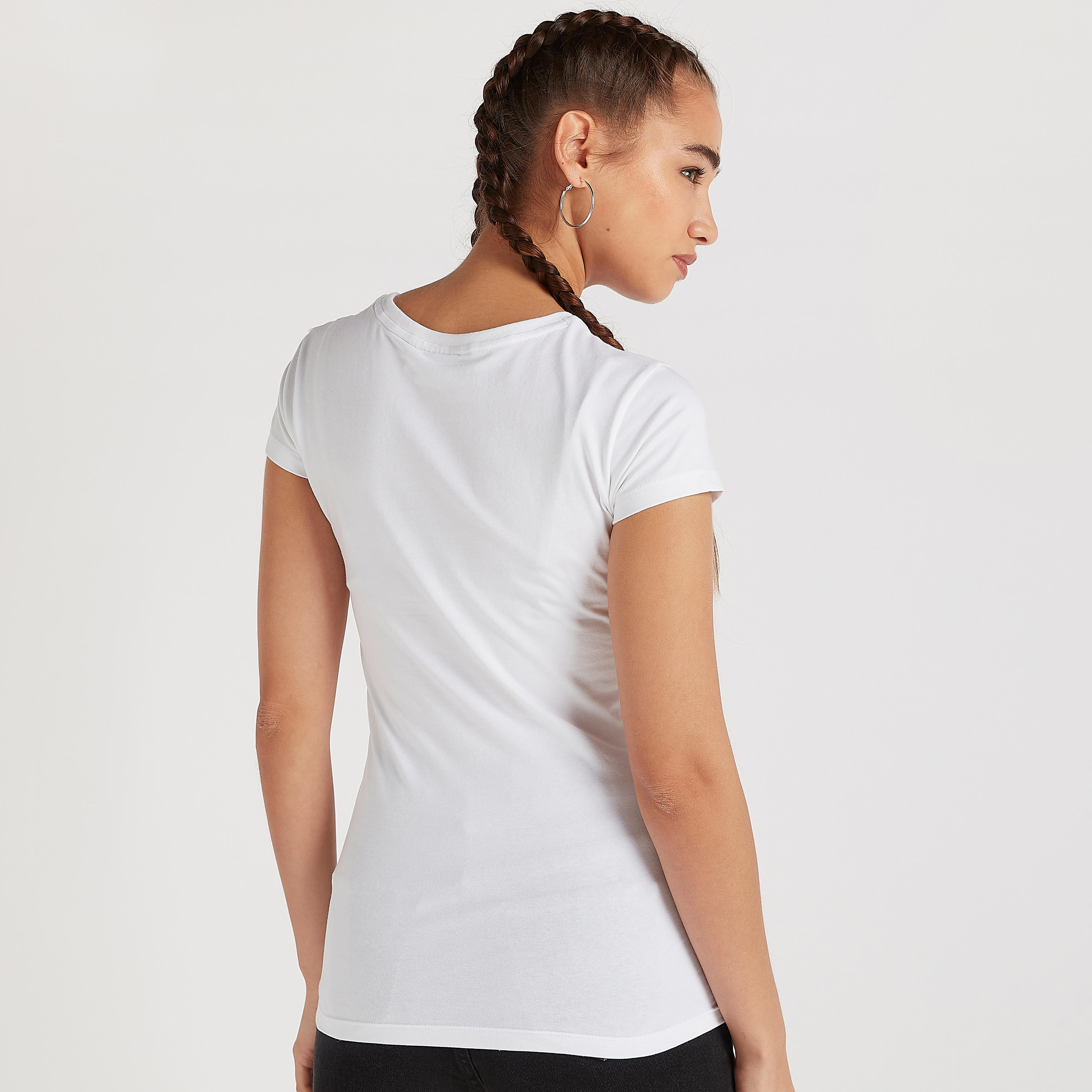تيشيرت بياقة ضيّقة وأكمام كاب وطبعات ميكي ماوس-women-clothing-tshirts-image-4