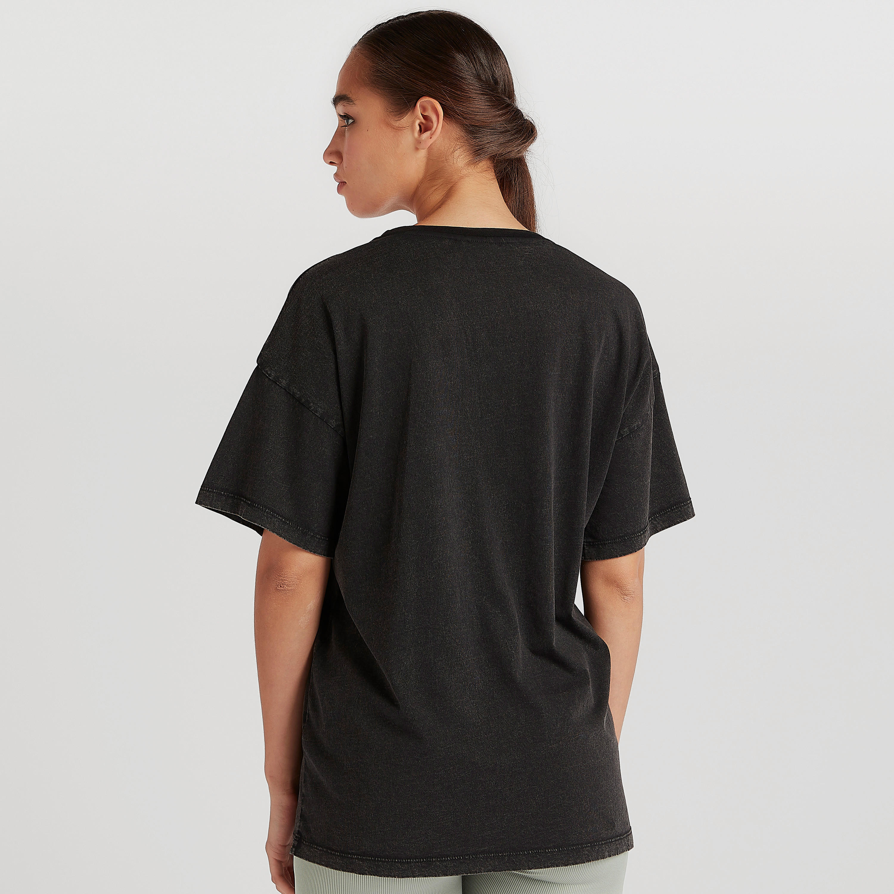 تيشيرت بياقة ضيقة وأكمام قصيرة وطبعات واندر وامن-women-clothing-tshirts-image-4
