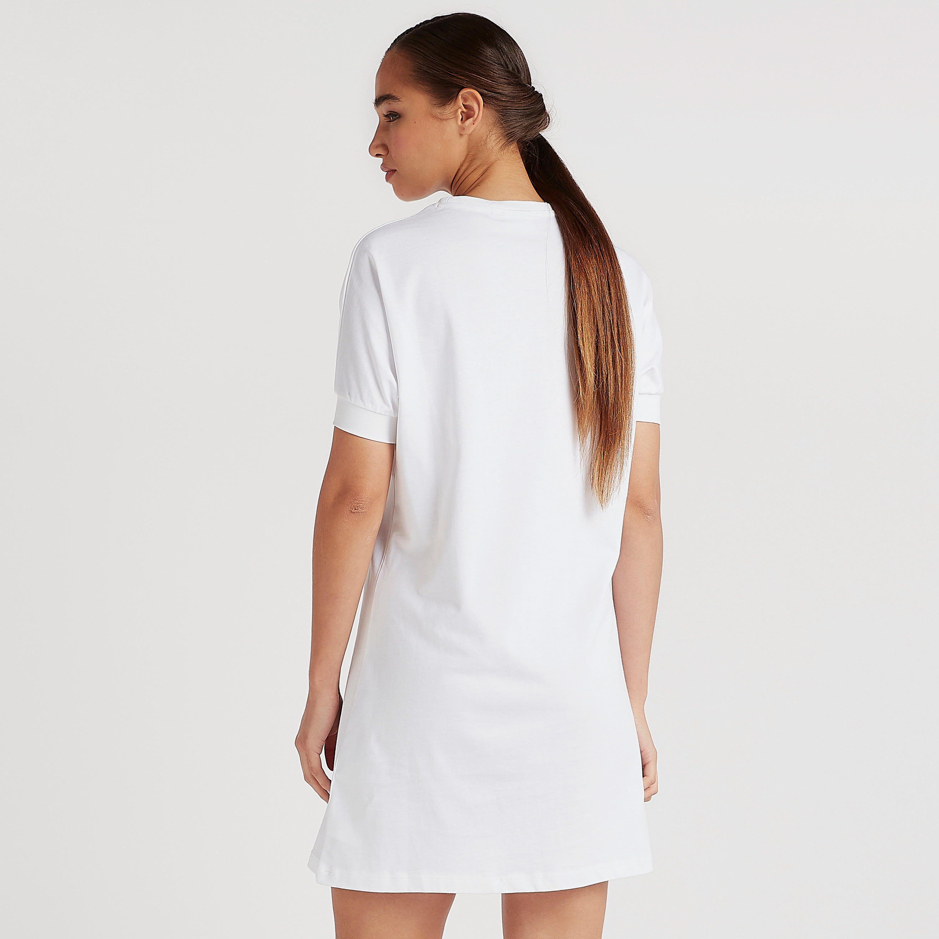 فستان تيشيرت قصير بأكمام قصيرة وطبعات فريندس-women-clothing-dresses-image-4